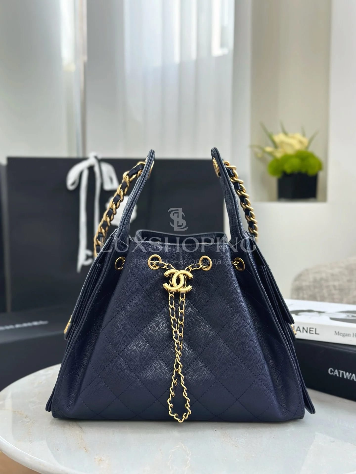 CHANEL 25C сумка-хобо 30×26×14 см темно синяя - фото 2
