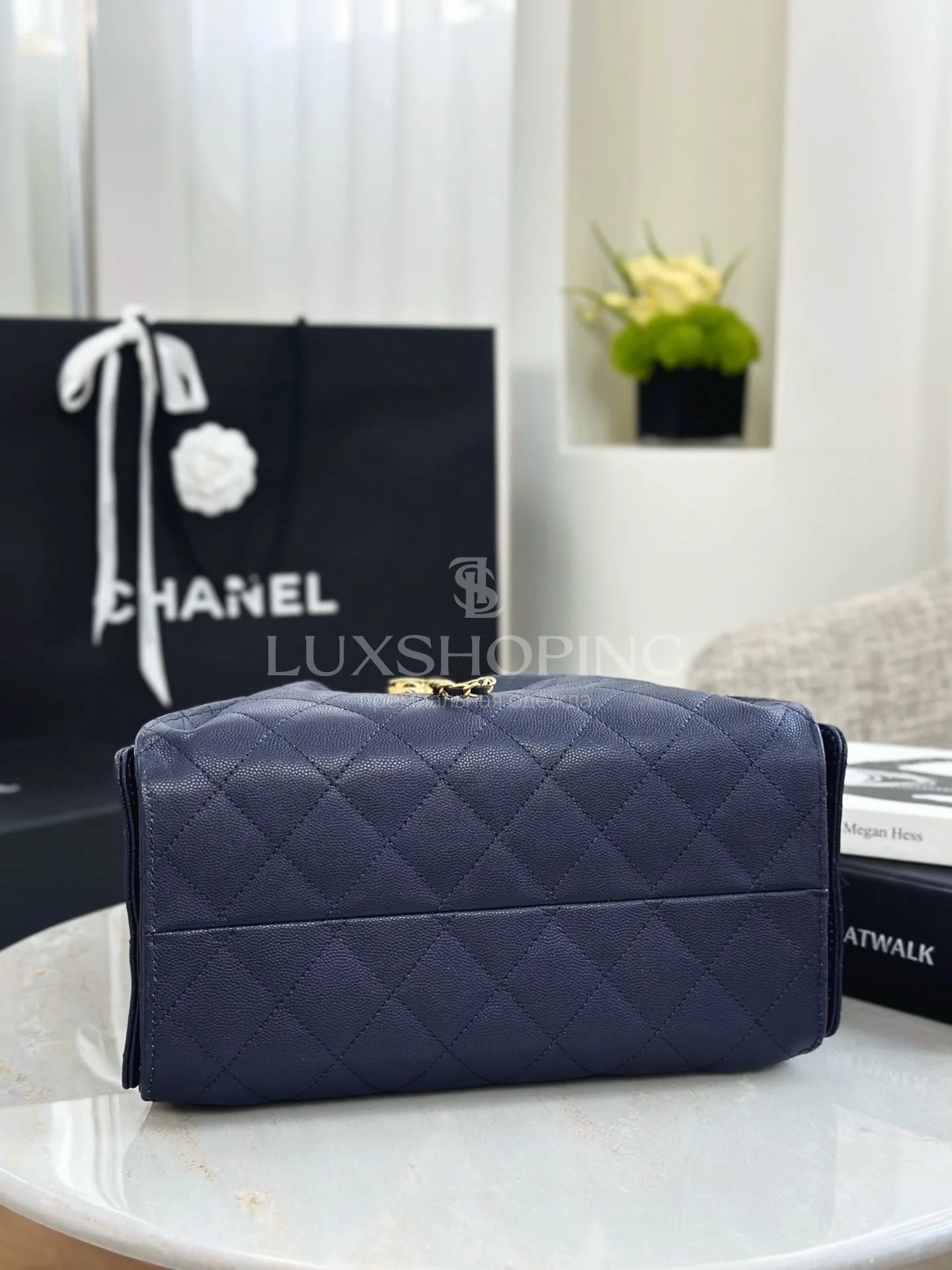 CHANEL 25C сумка-хобо 30×26×14 см темно синяя - фото 6