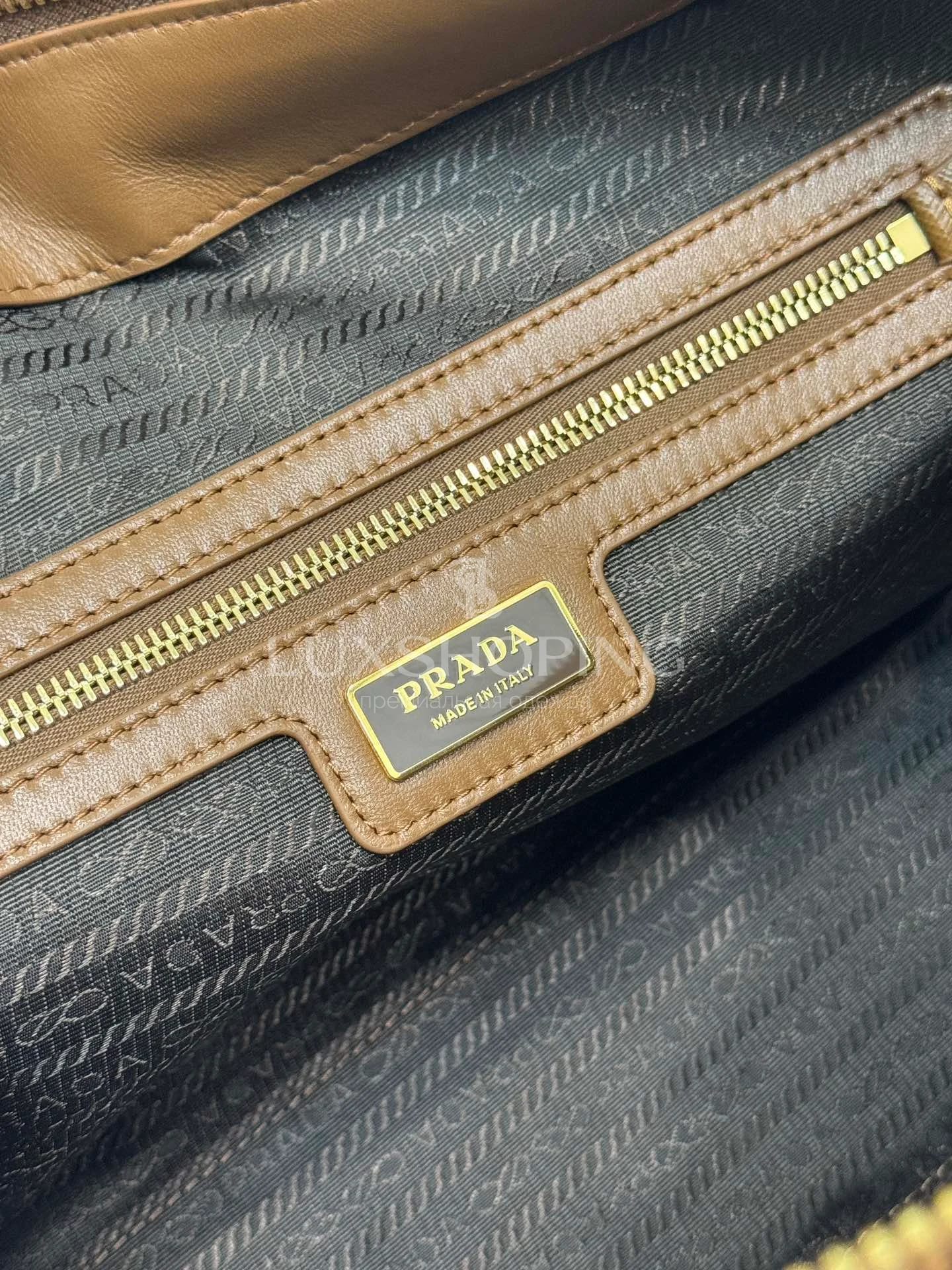 Сумка Prada Re-Edition 1995 35×21.5×10 см коричневая - фото 10