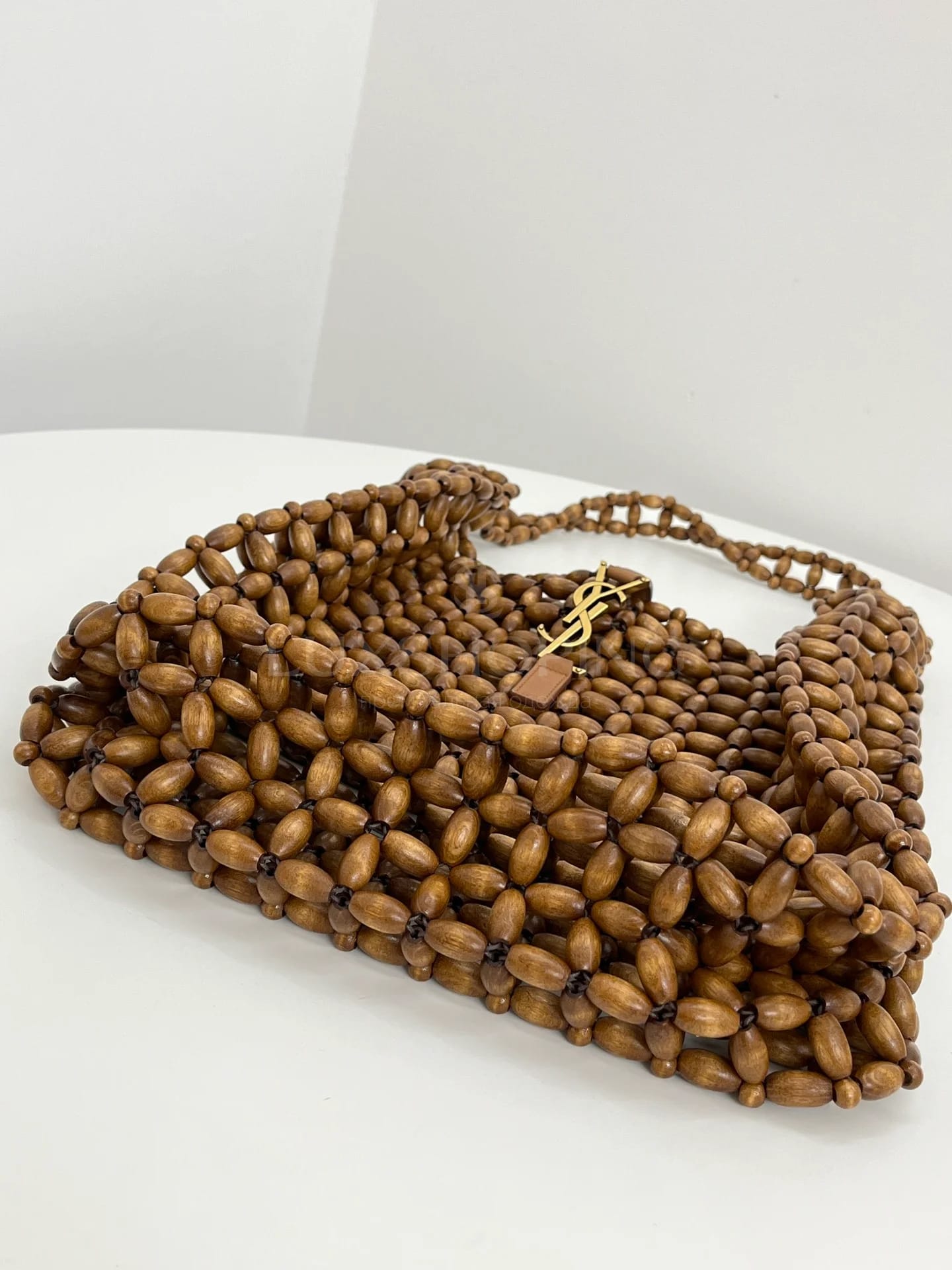Сумка YSL Hobo из деревянных бусин 30×35×10 см - фото 9