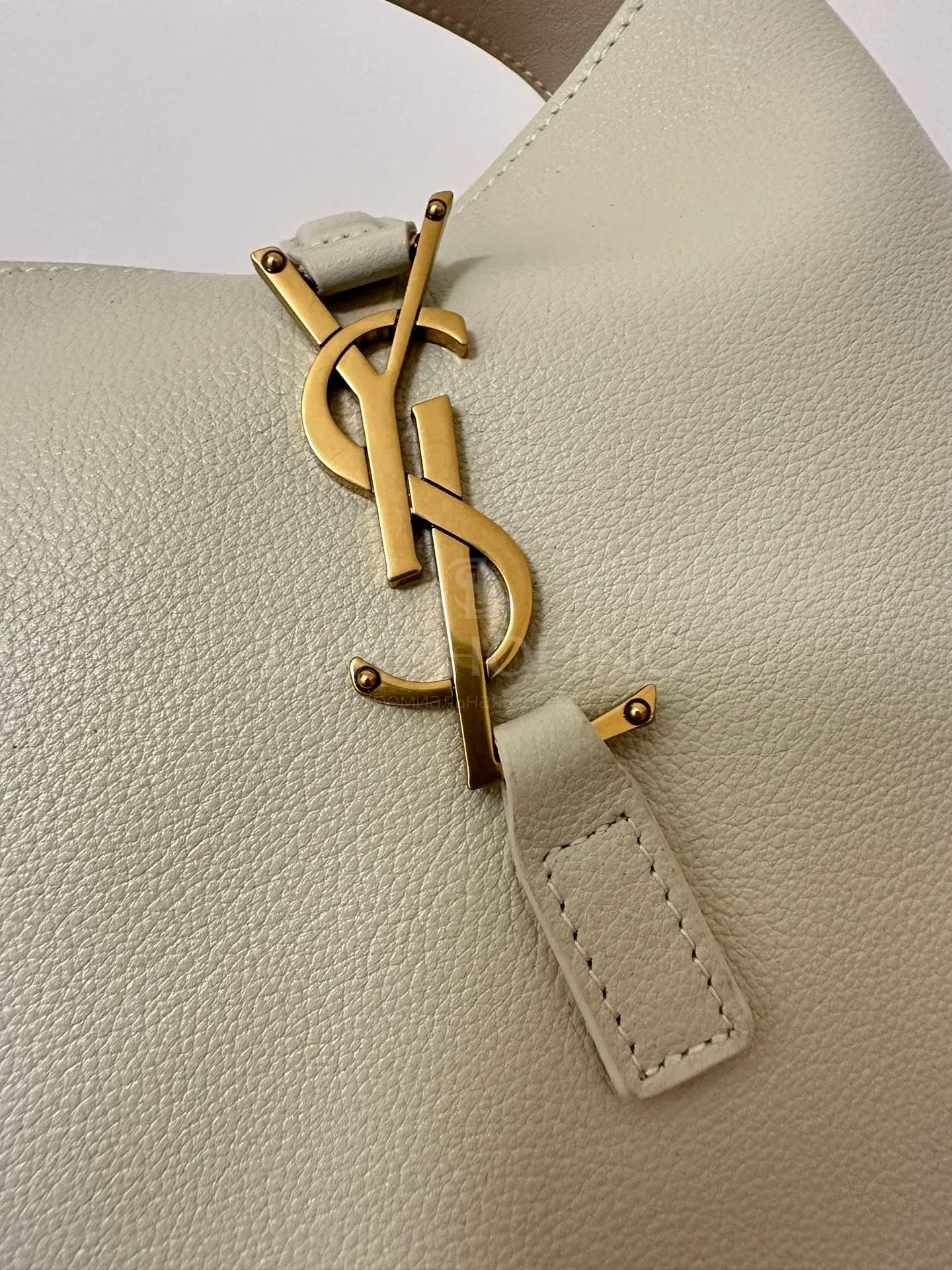 Сумка YSL Hobo 22×22×10 см белая - фото 4