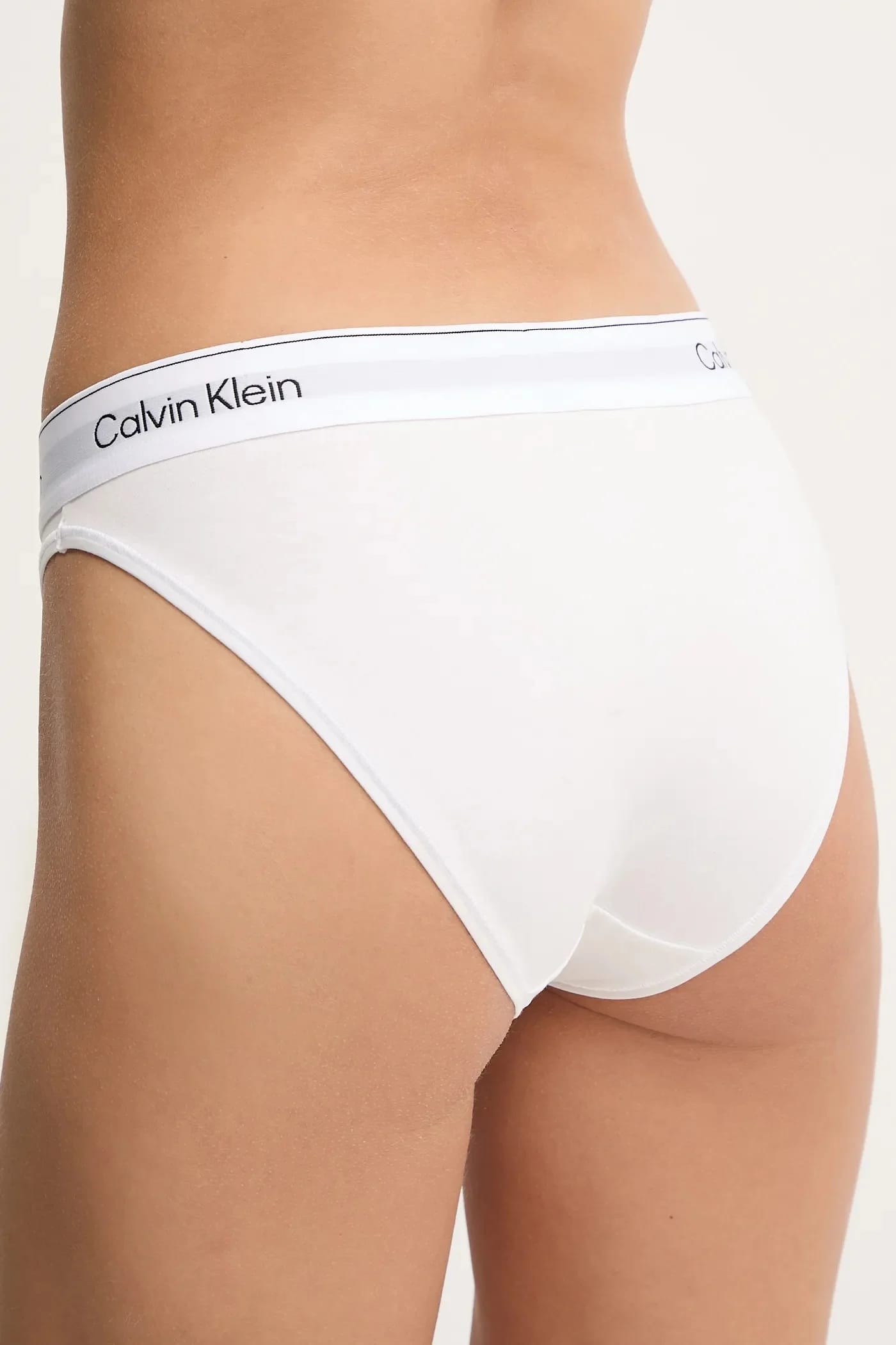 Трусики Calvin Klein Underwear белые для женщин - фото 3