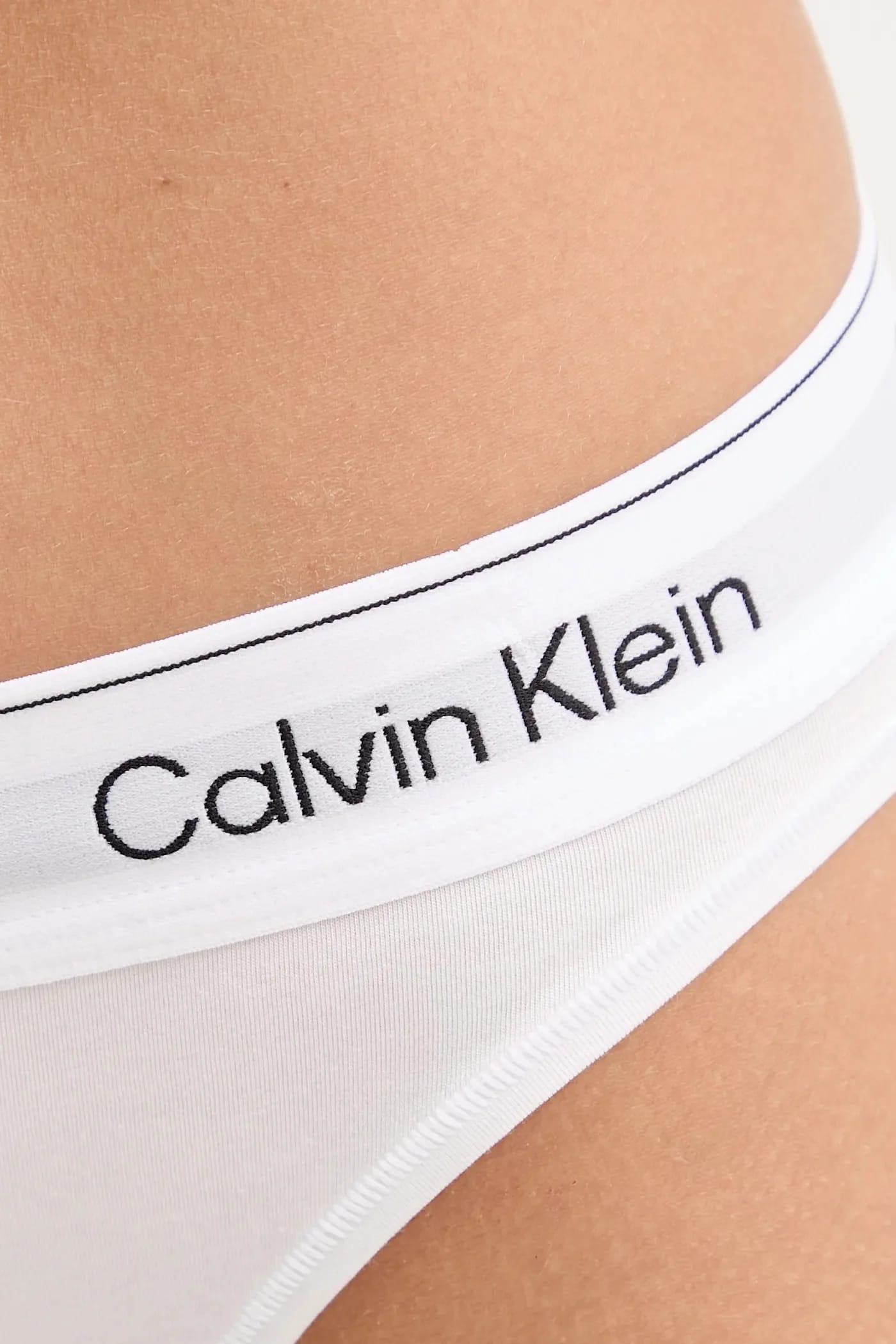 Трусики Calvin Klein Underwear белые для женщин - фото 4