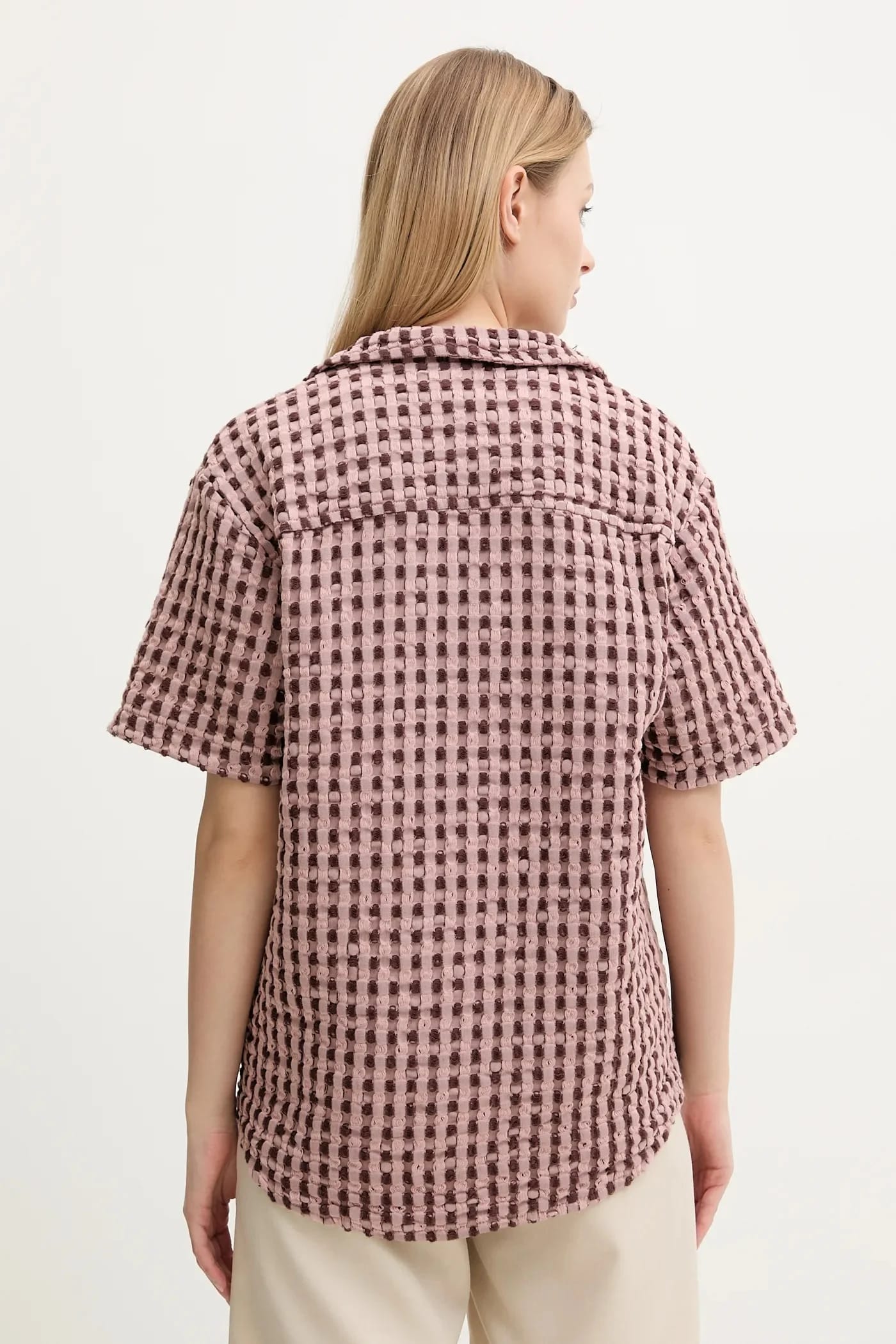Хлопковая рубашка розовая для женщин - фото 6