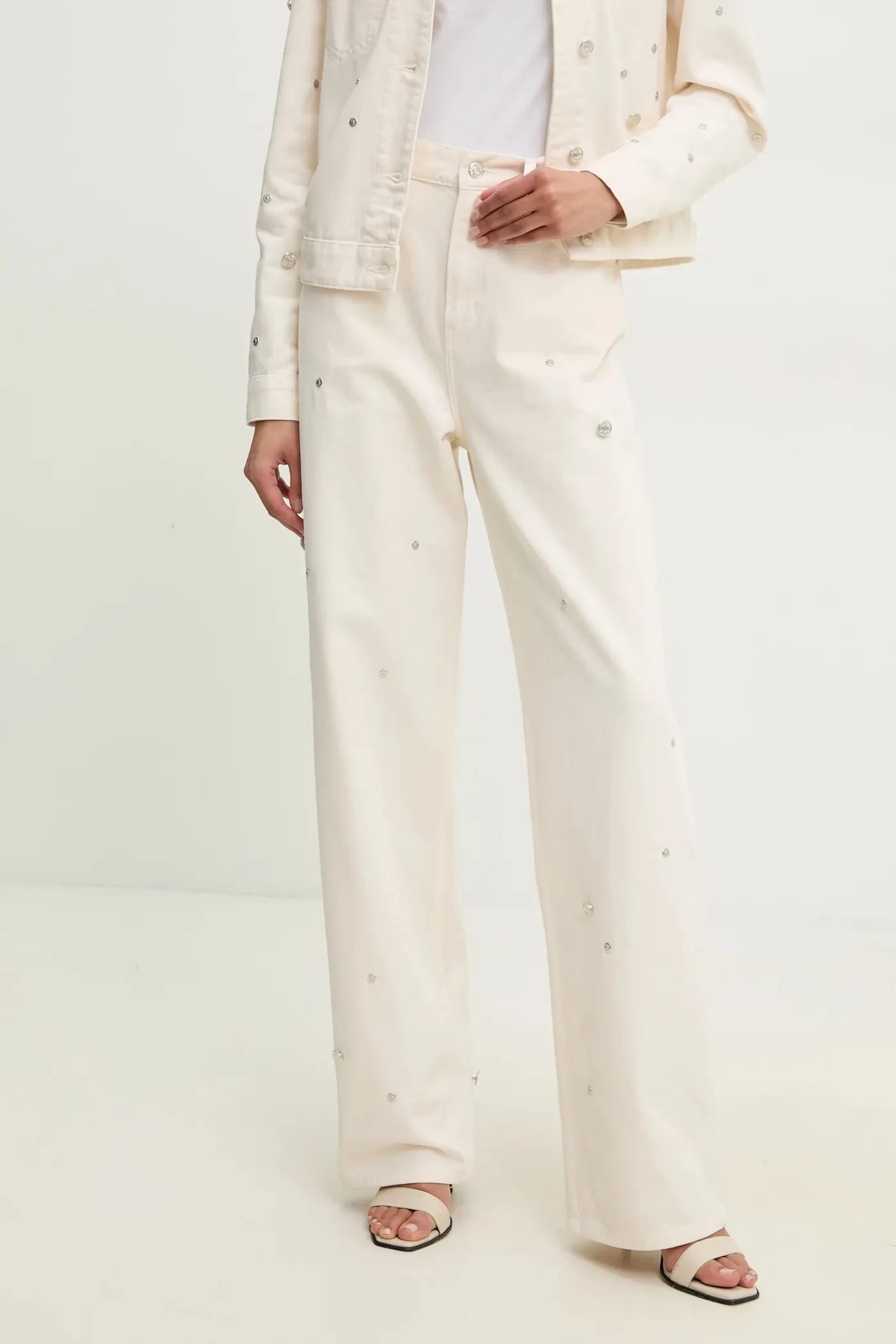 Джинсы бежевые для женщин