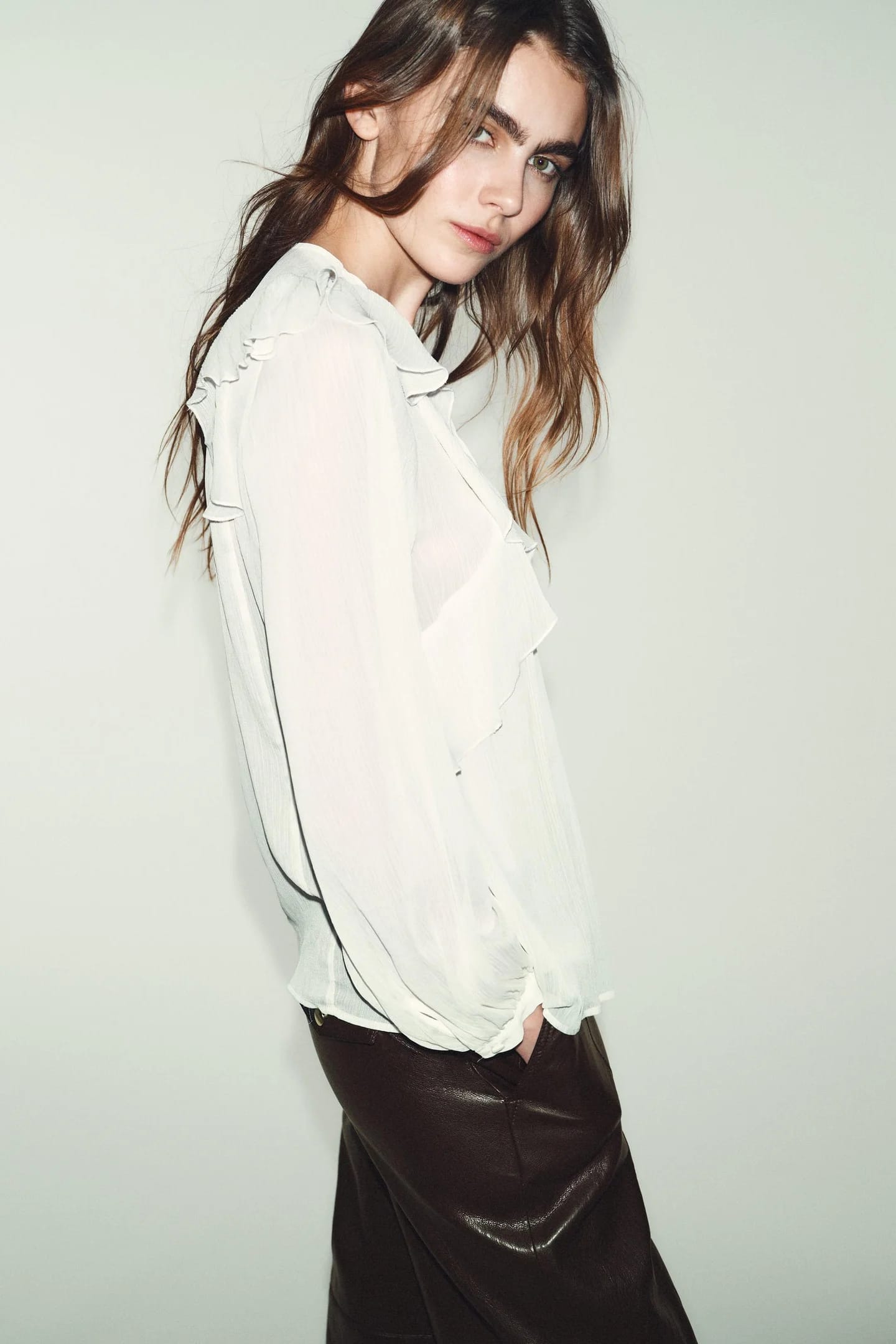 СВОБОДНАЯ БЛУЗКА С РЕБОЧКАМИ И РЮШАМИ