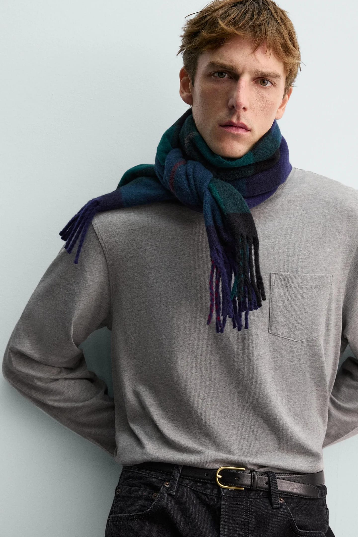ФУТБОЛКА С ДЛИННЫМ РУКАВОМ И КАРМАНОМ AARON LEVINE X Zara