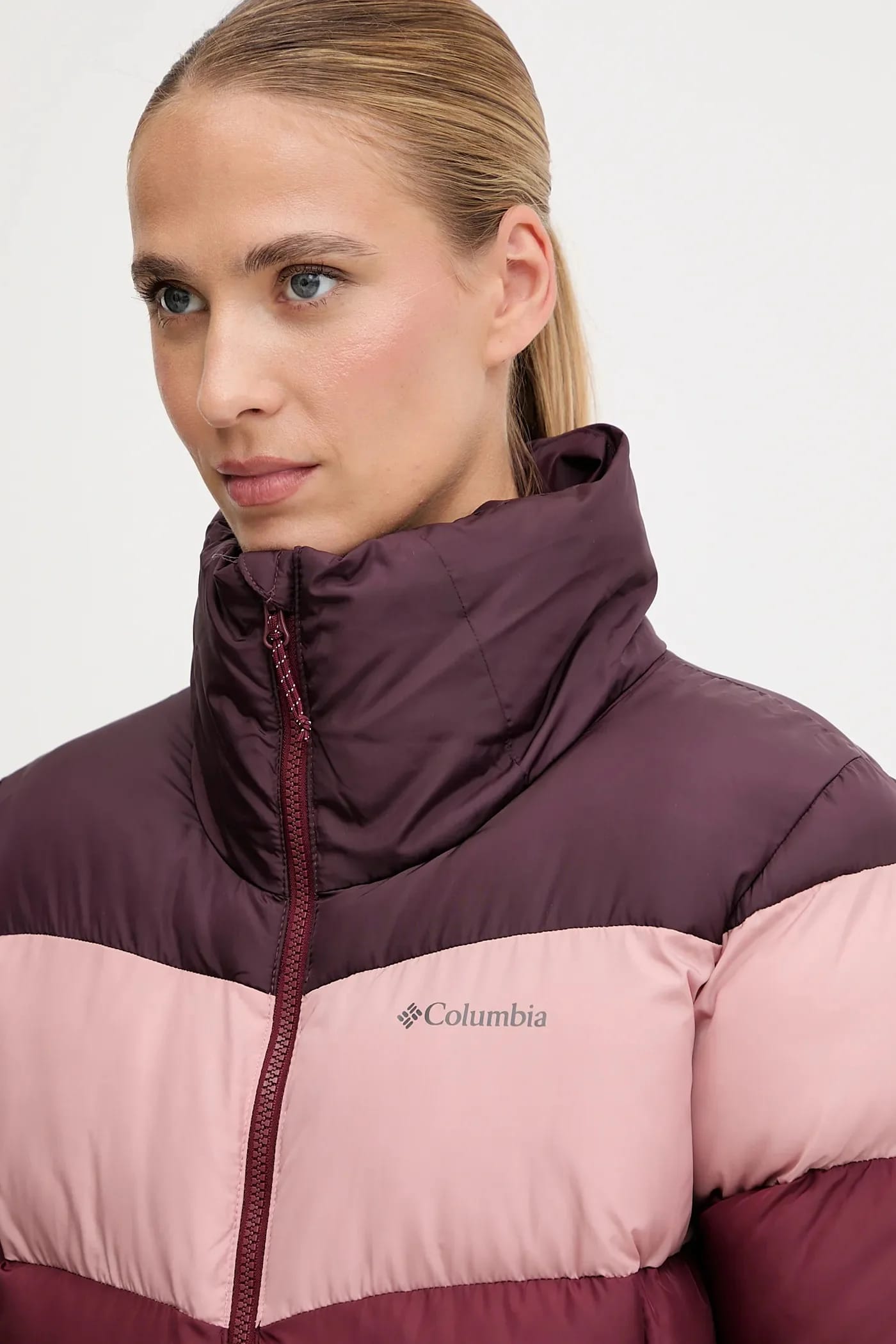 Пуховая куртка Colorblock бордовая для женщин - фото 4