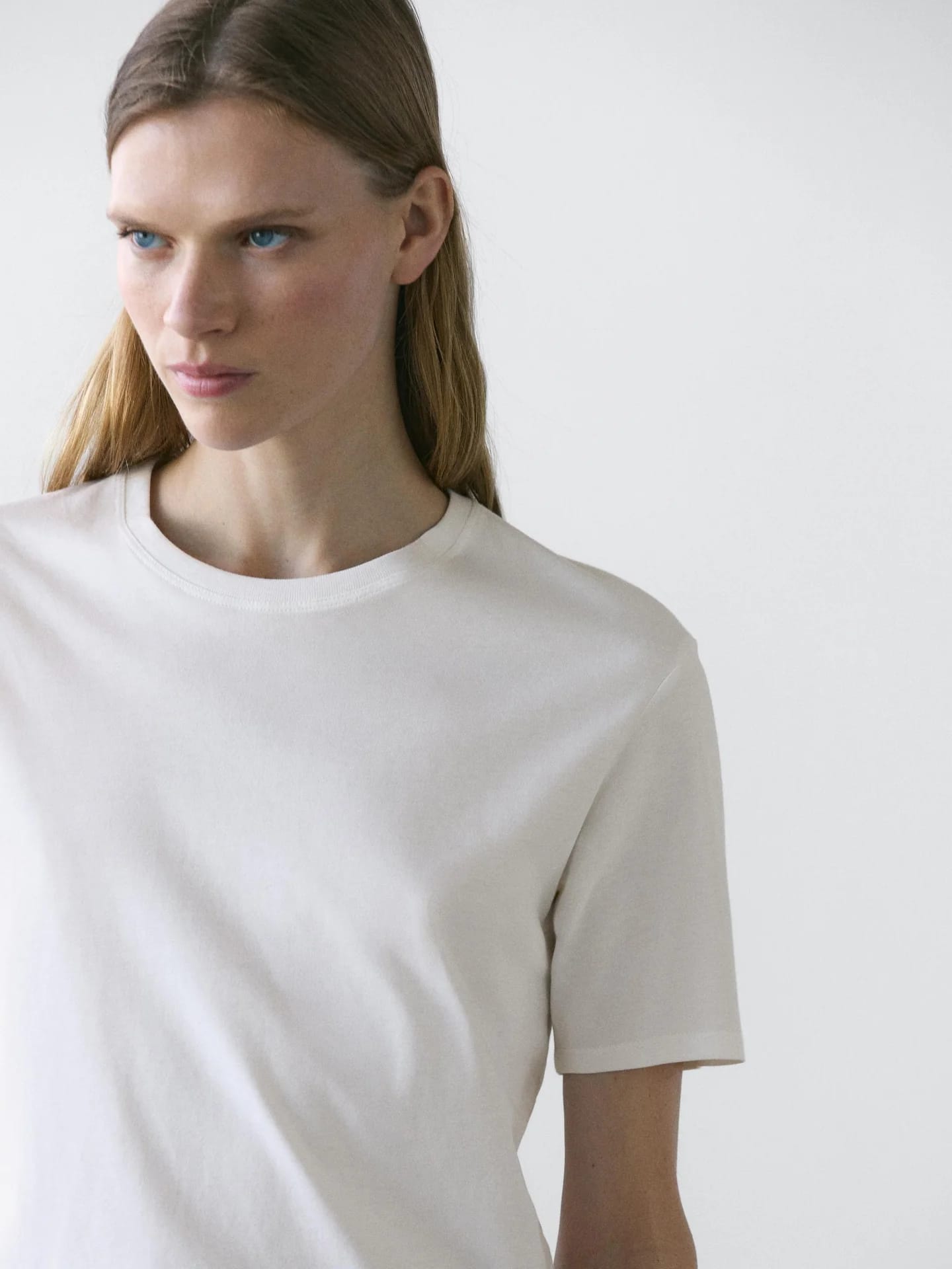 Футболка стандартного кроя с короткими рукавами - фото 9