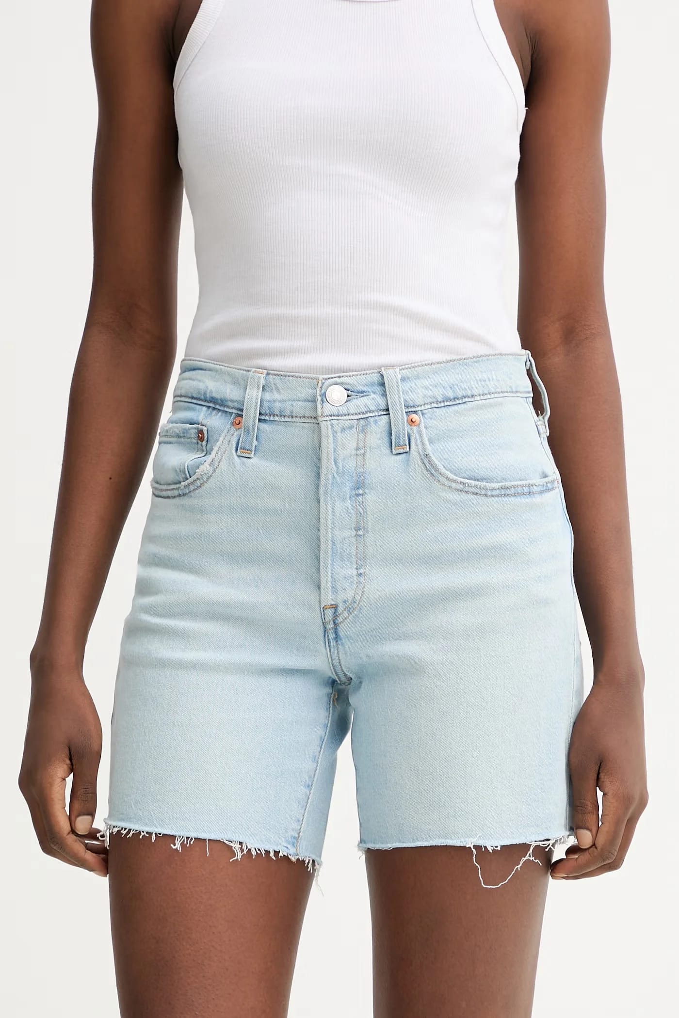 501® Женские джинсовые шорты MID THIGH - фото 1