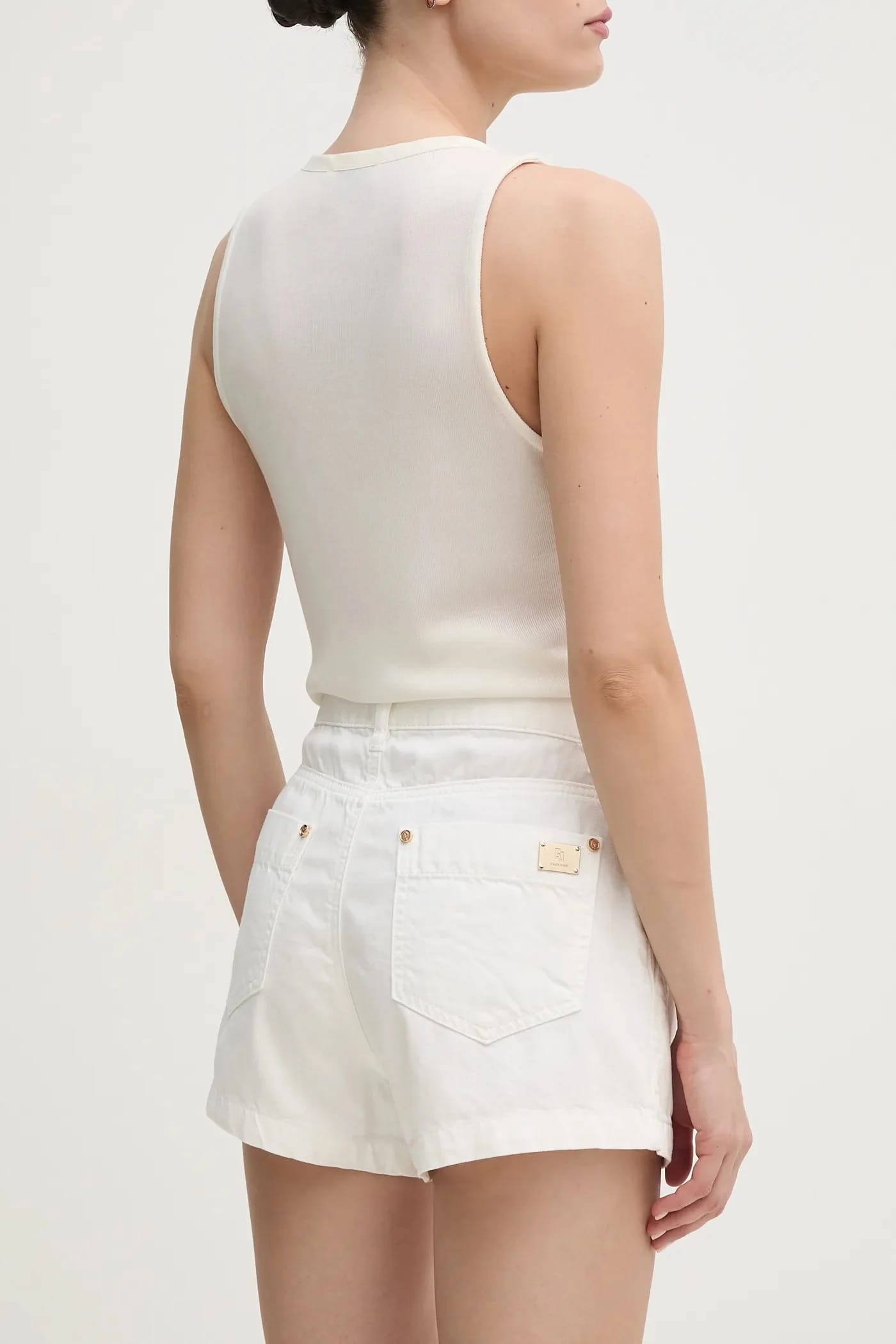 Шорты белые для женщин - фото 3
