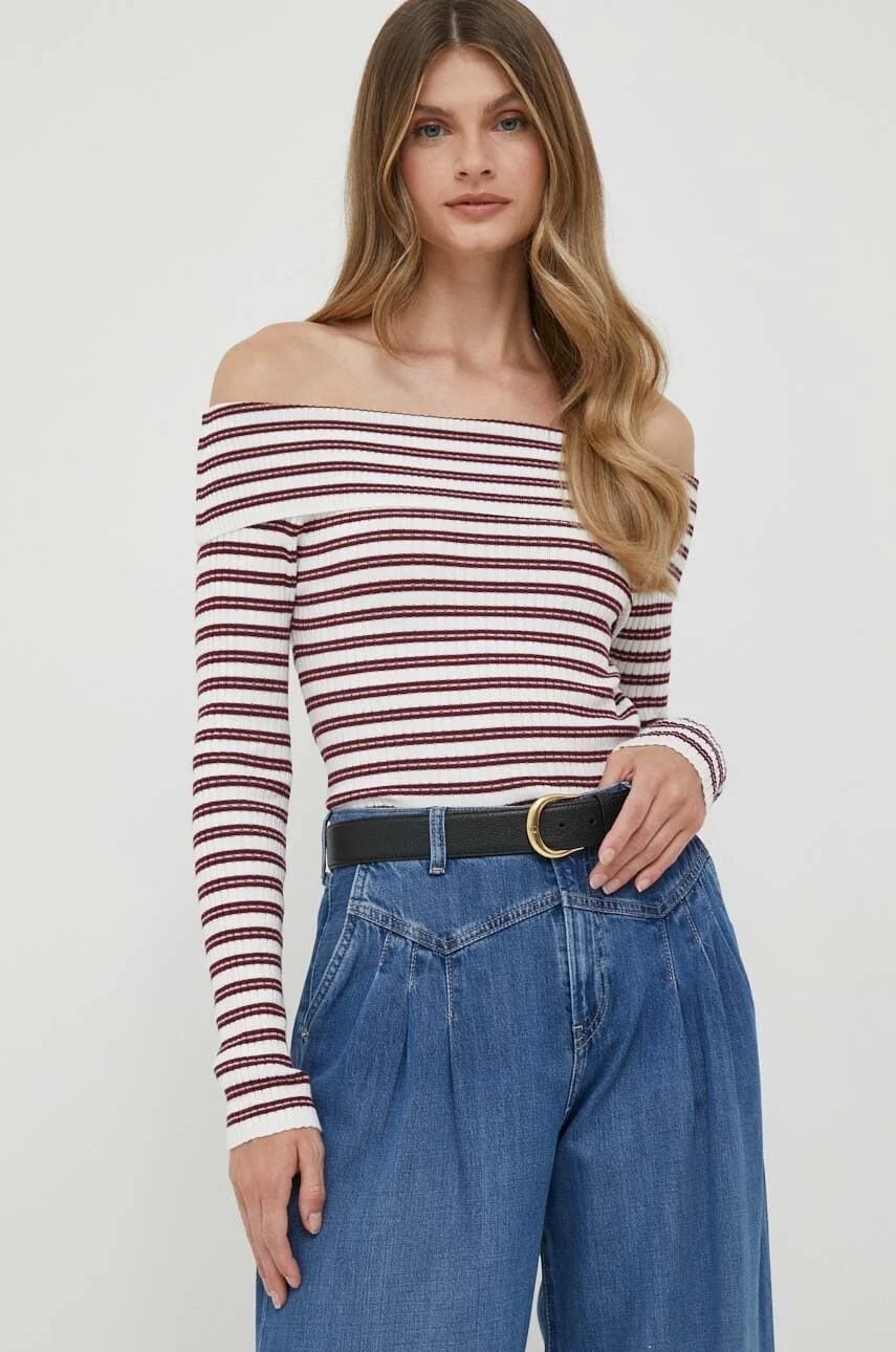 Данна свитер