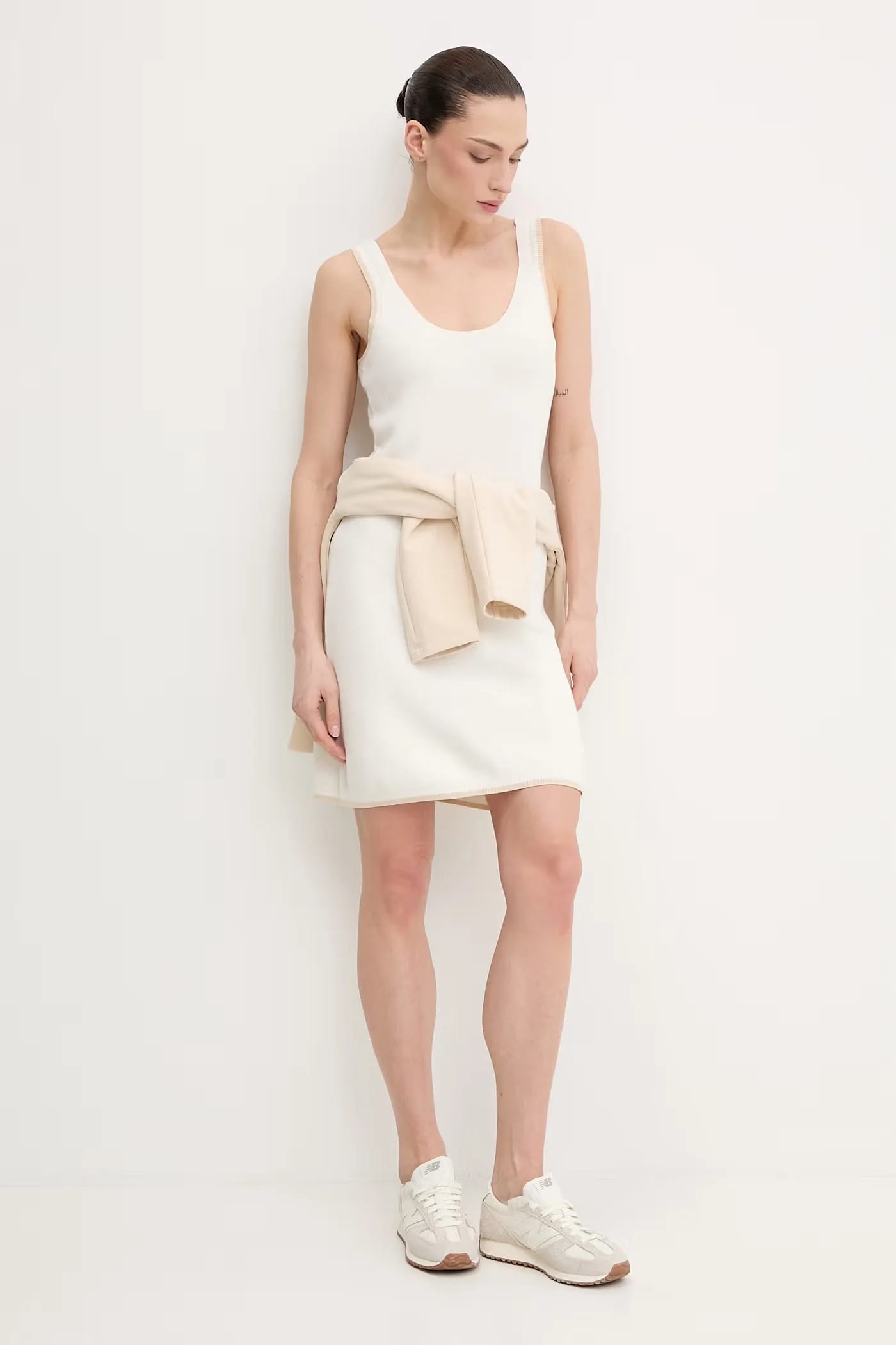 Платье бежевое для женщин - фото 2