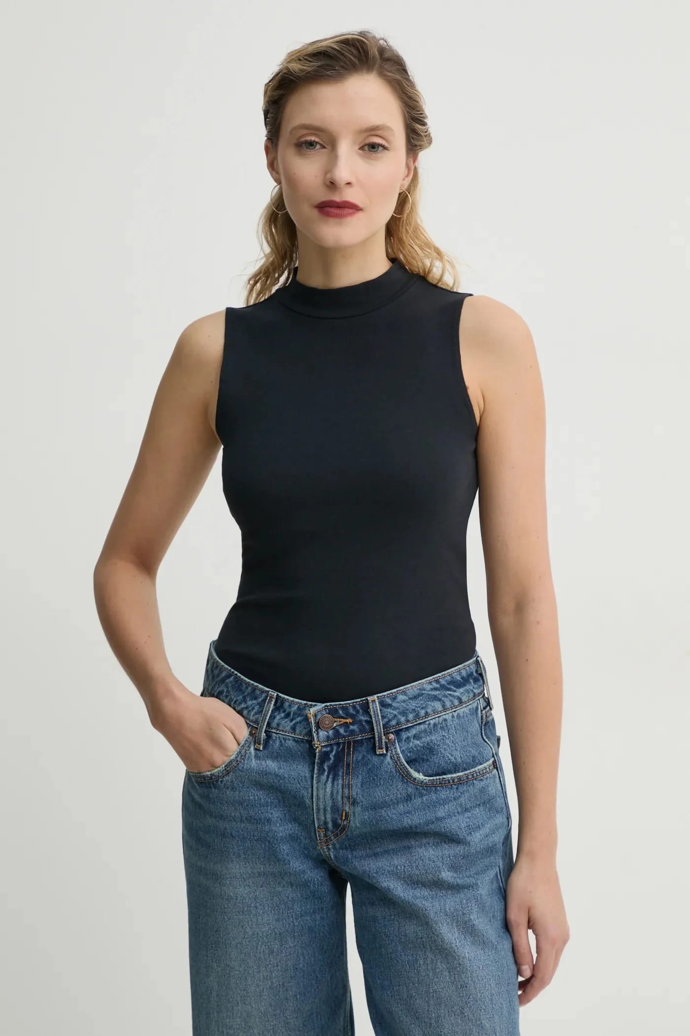 Top EFFORTLESS TANK