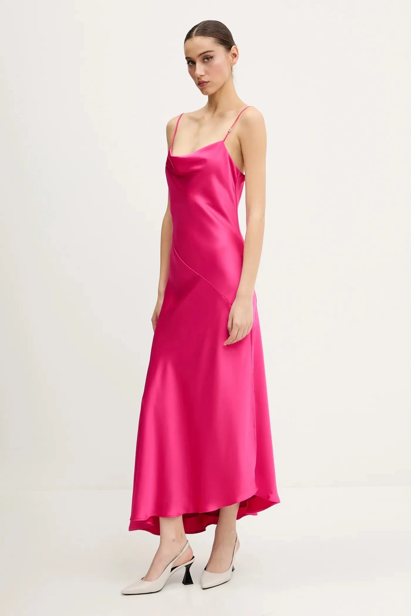 Платье розовое для женщин