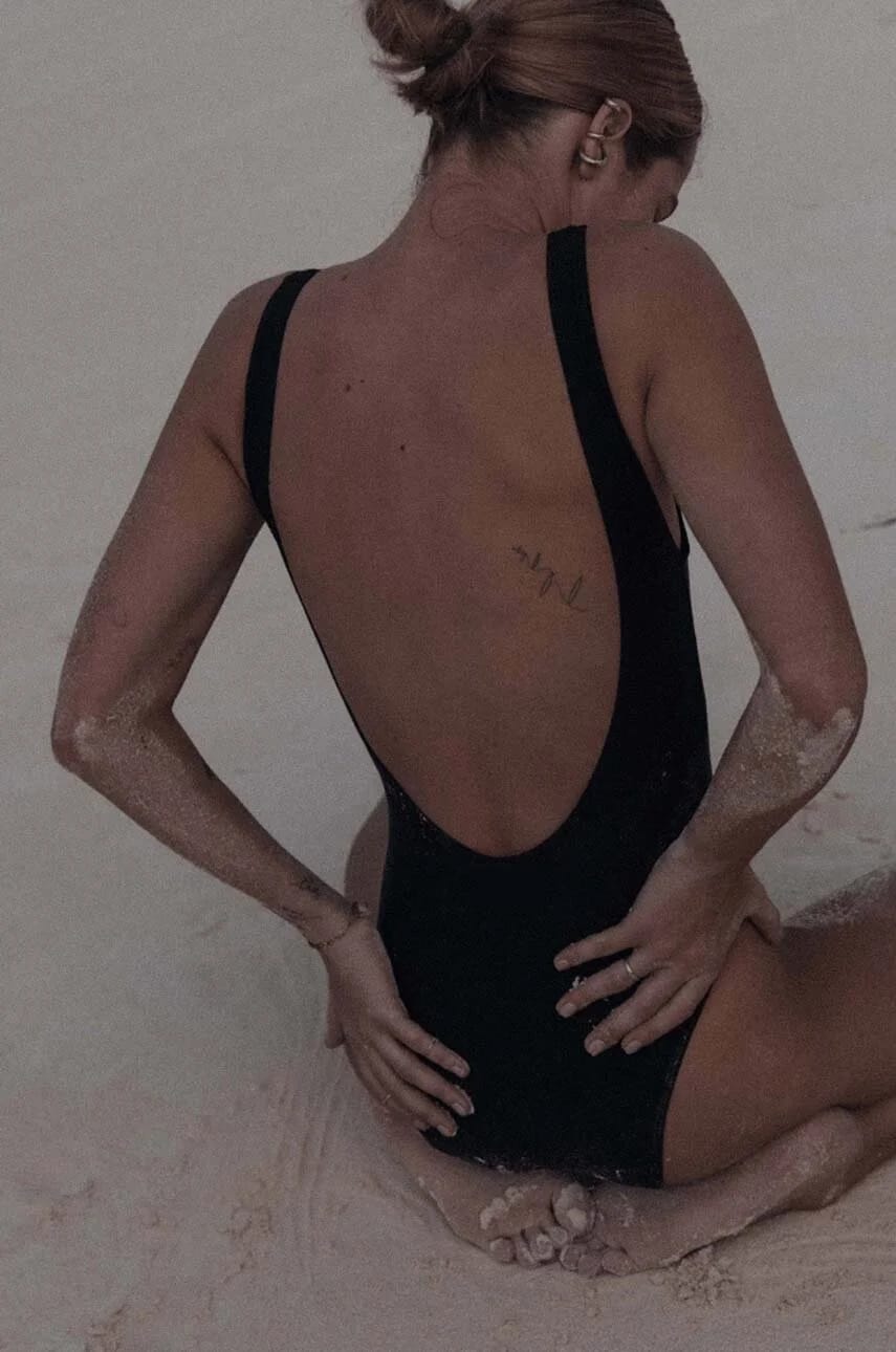V SWIMSUIT женский цельный купальник