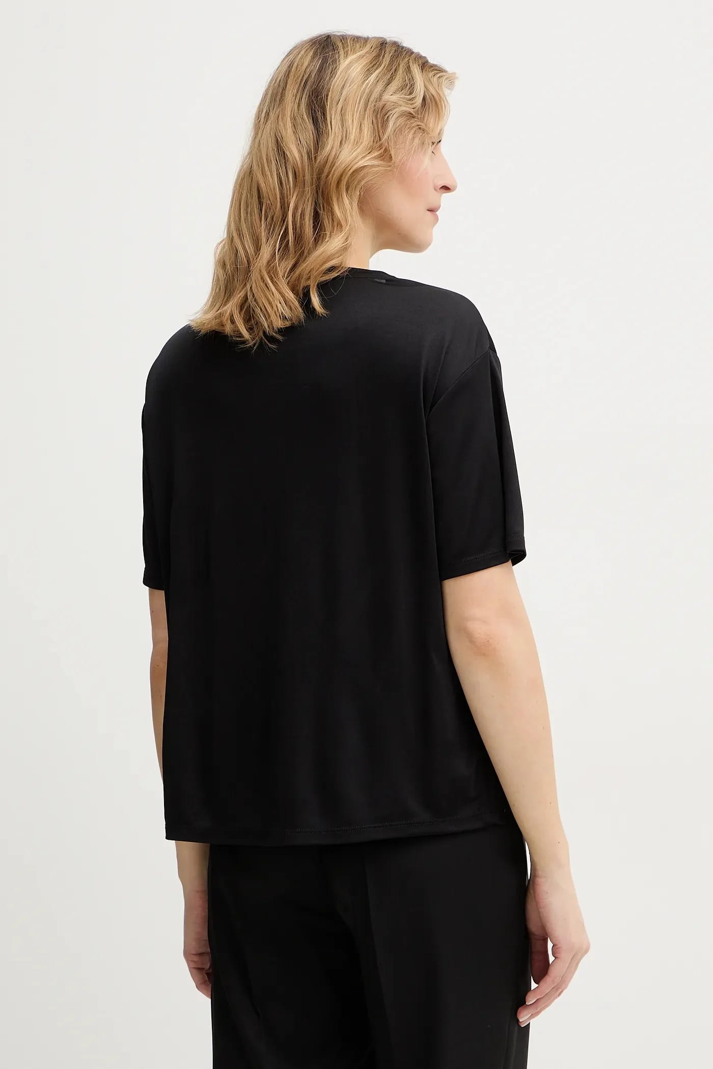 футболка черная для женщин - фото 3