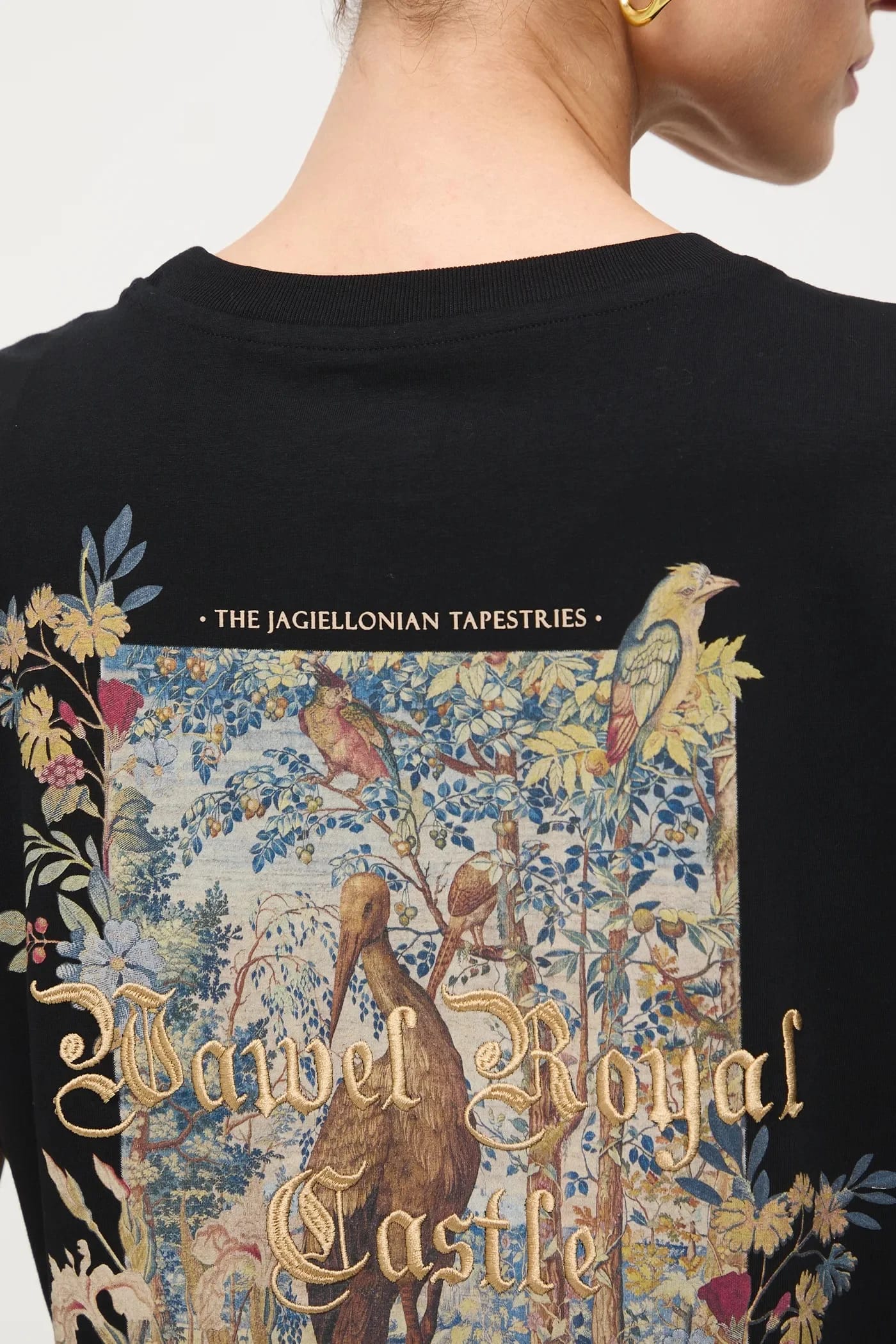 футболка черная для женщин - фото 6