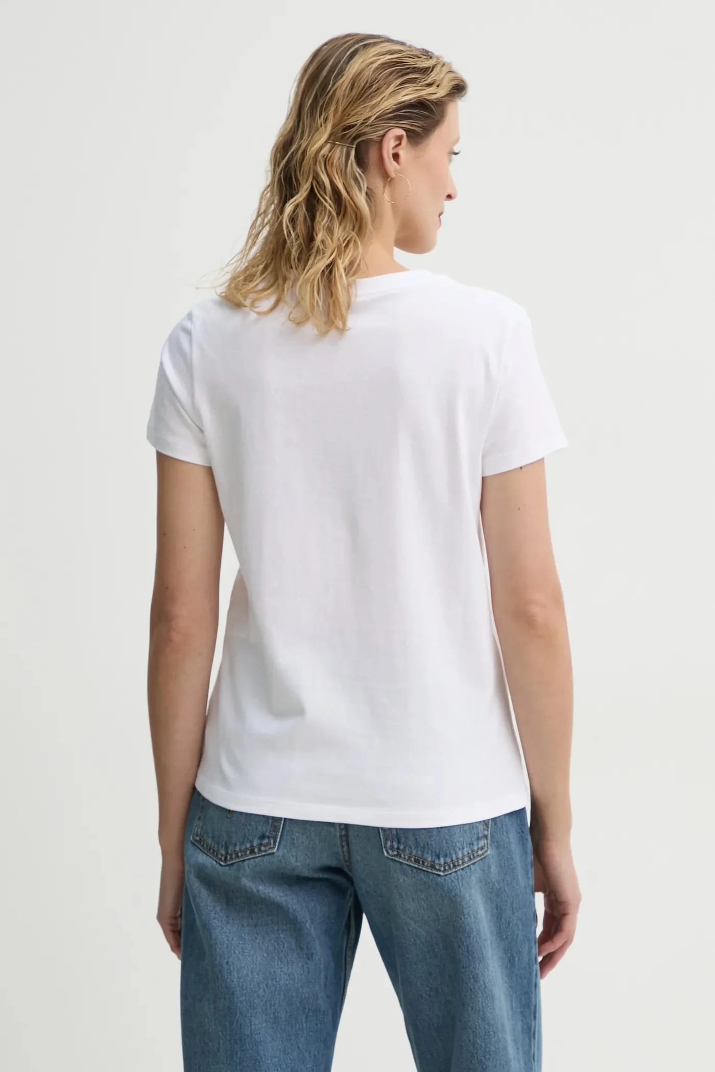 Футболка THE PERFECT TEE из хлопка белая для женщин - фото 3