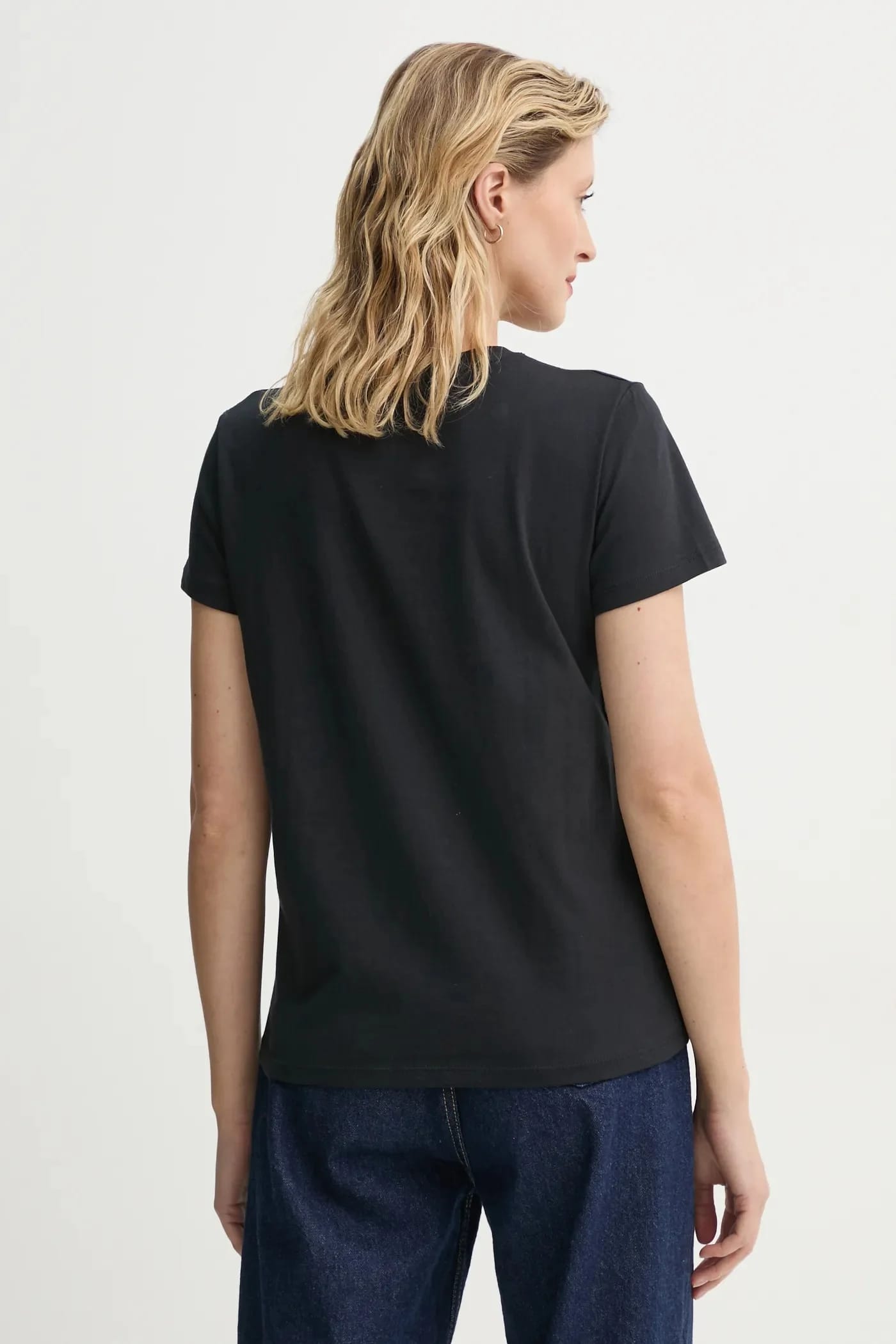 Футболка THE PERFECT TEE из хлопка черная для женщин - фото 3