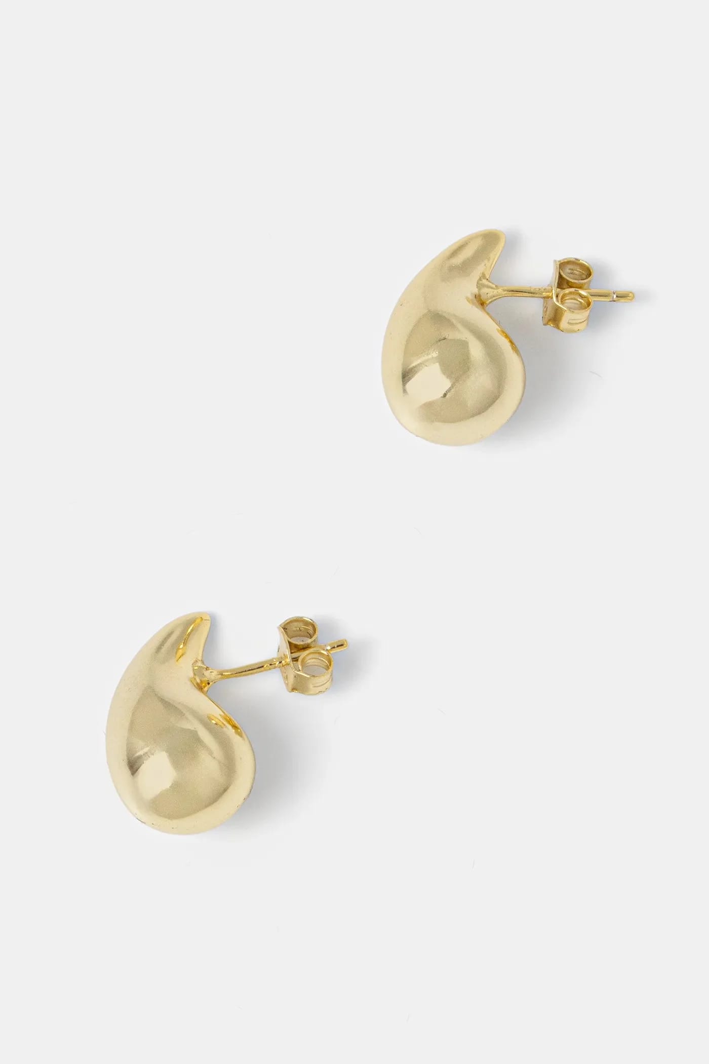 Серьги из серебра 925 пробы с покрытием из 18-каратного золота.
