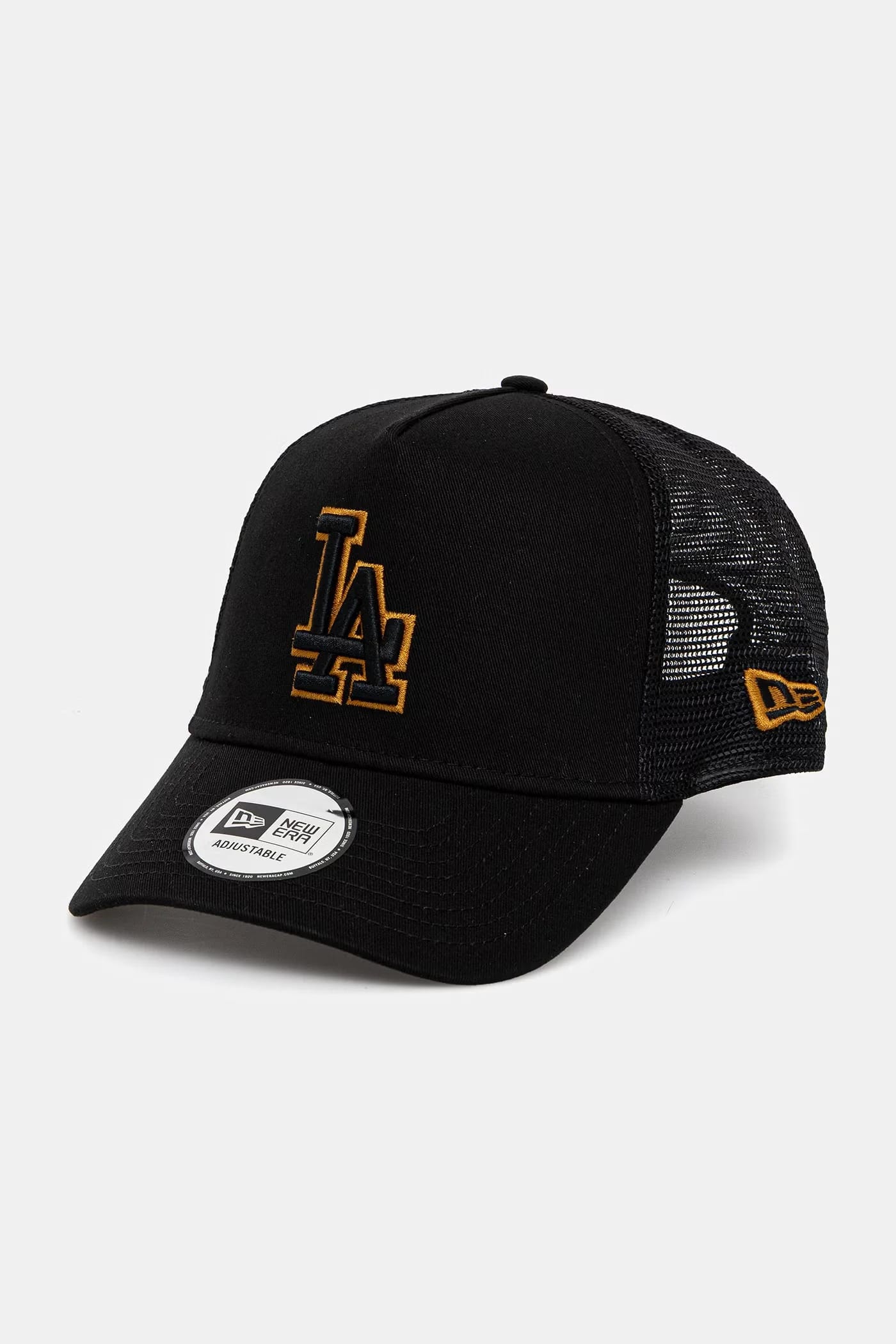 Бейсбольная кепка OUTLINE TRUCKER