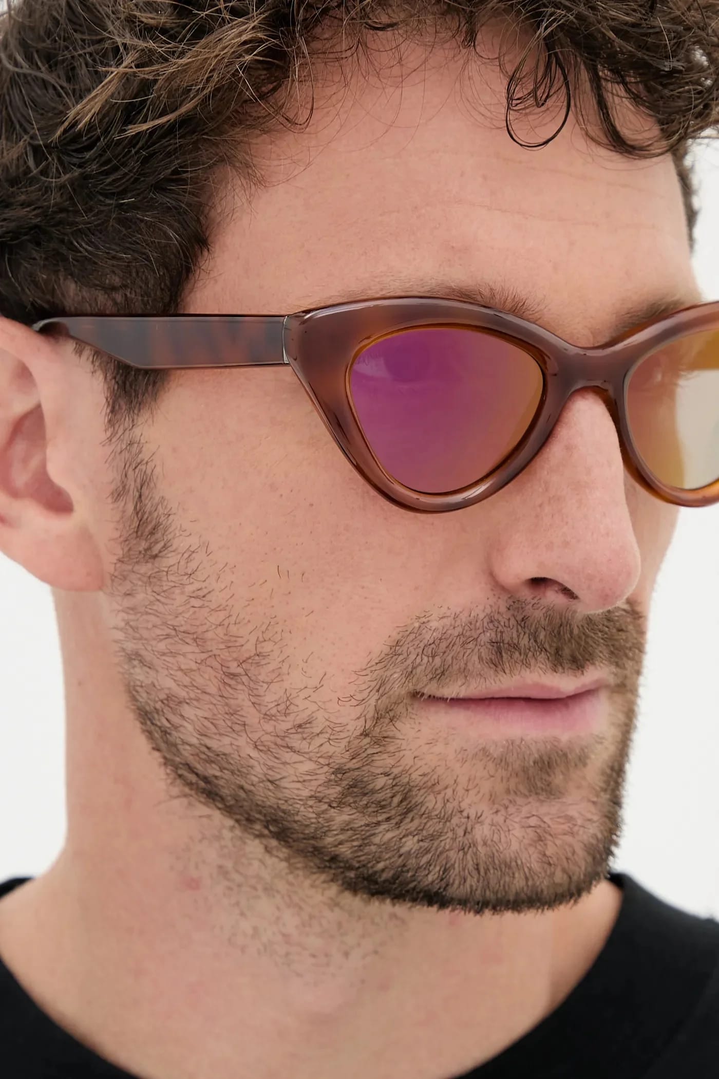 Солнцезащитные очки коричневые для мужчин - фото 10