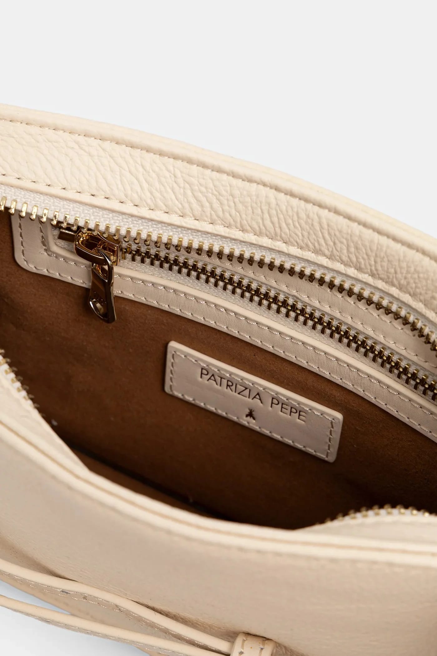 Кожаная сумочка бежевая для женщин - фото 5