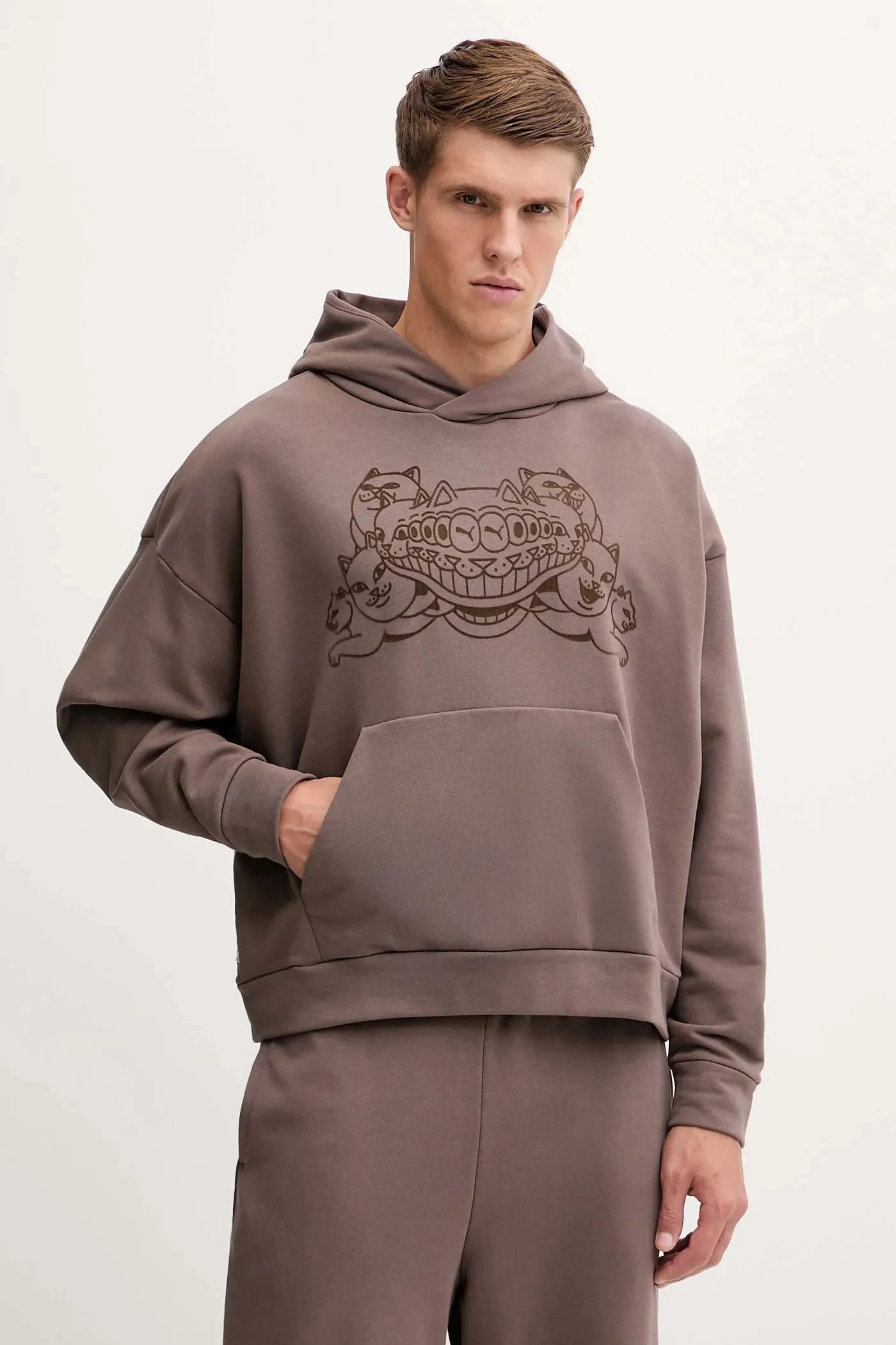 толстовка из коллаборации с RIPNDIP