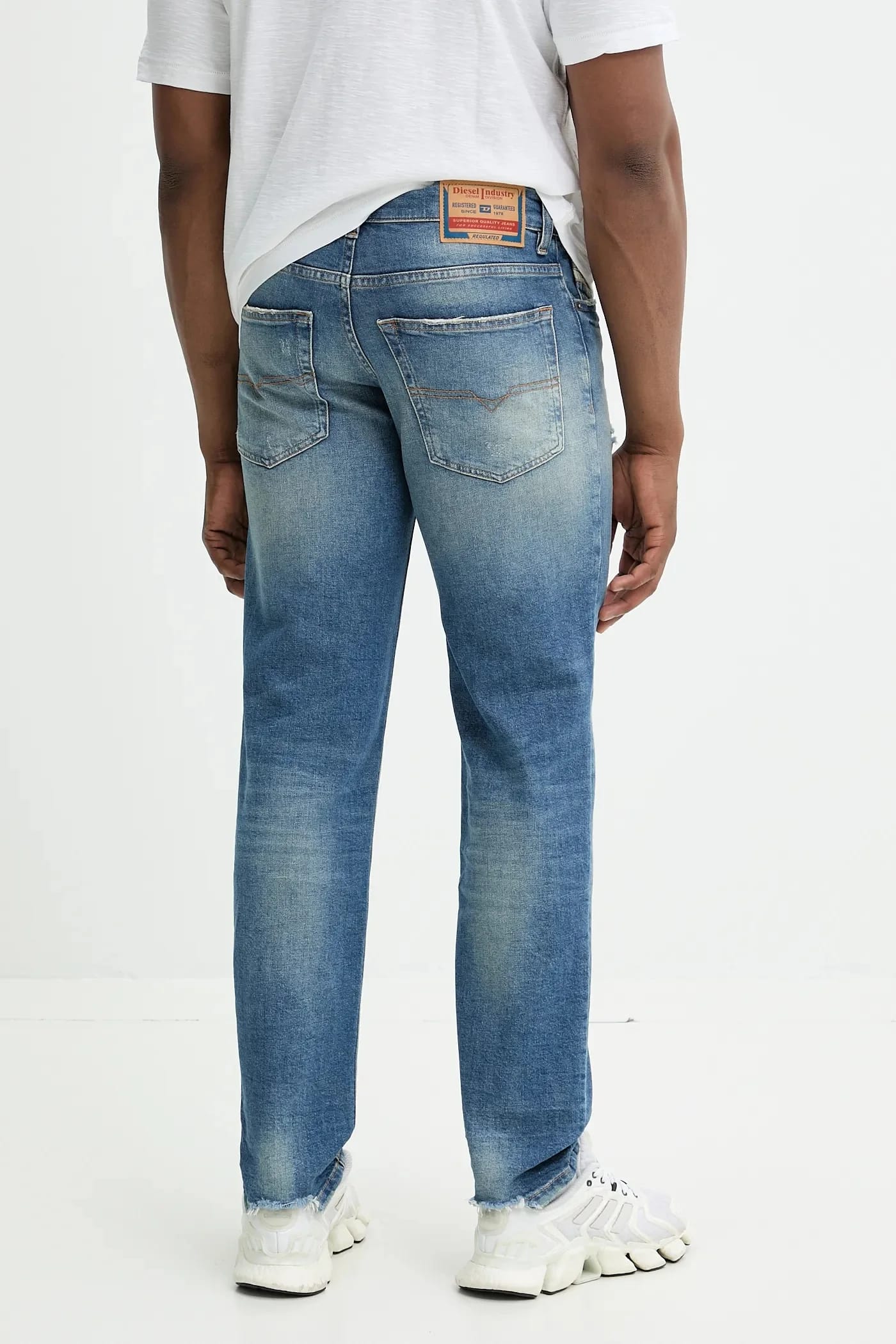 джинсы 2023 D-FINITIVE L.32 TROUSERS - фото 3