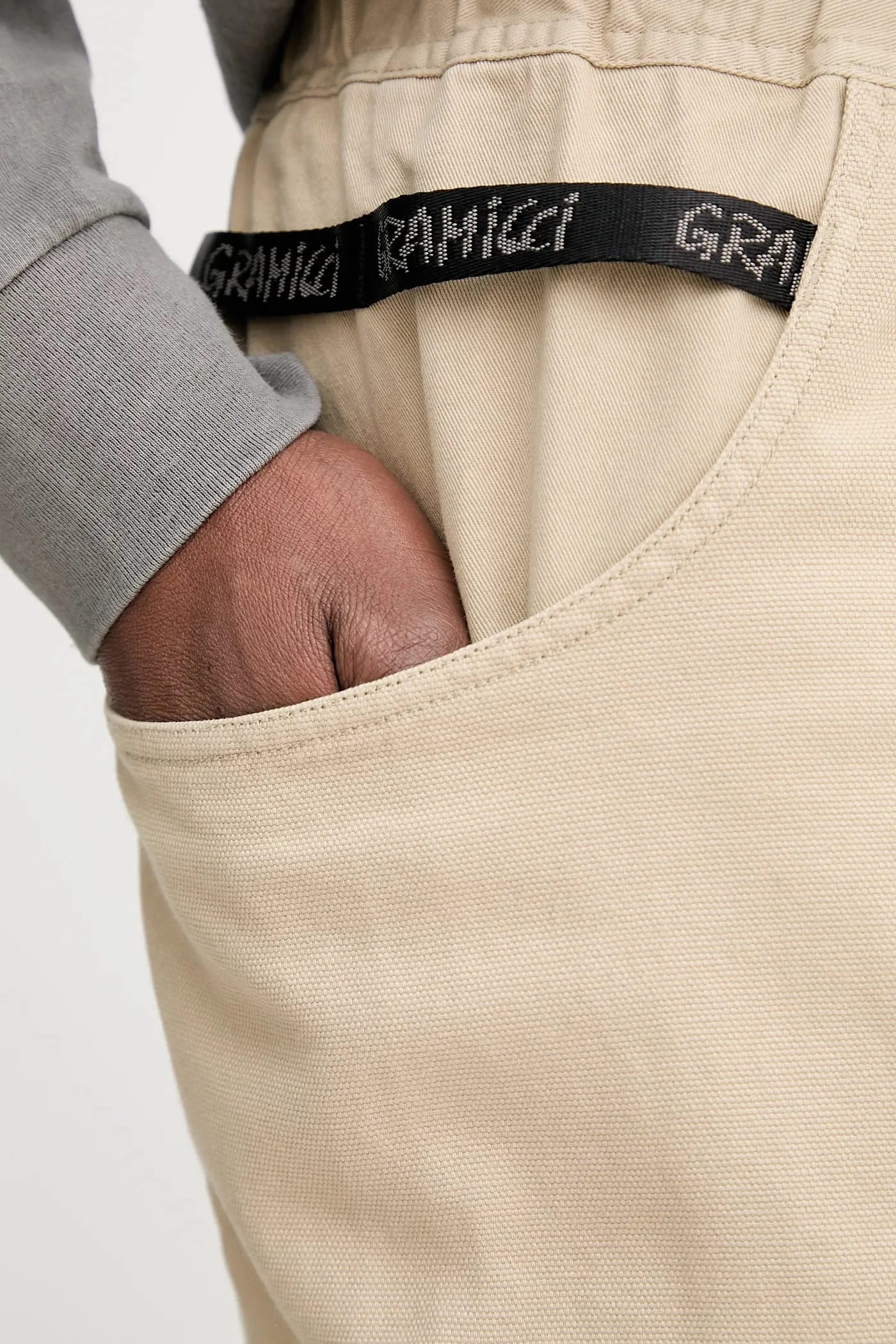 хлопковые брюки Gadget Pant бежевые для мужчин - фото 4