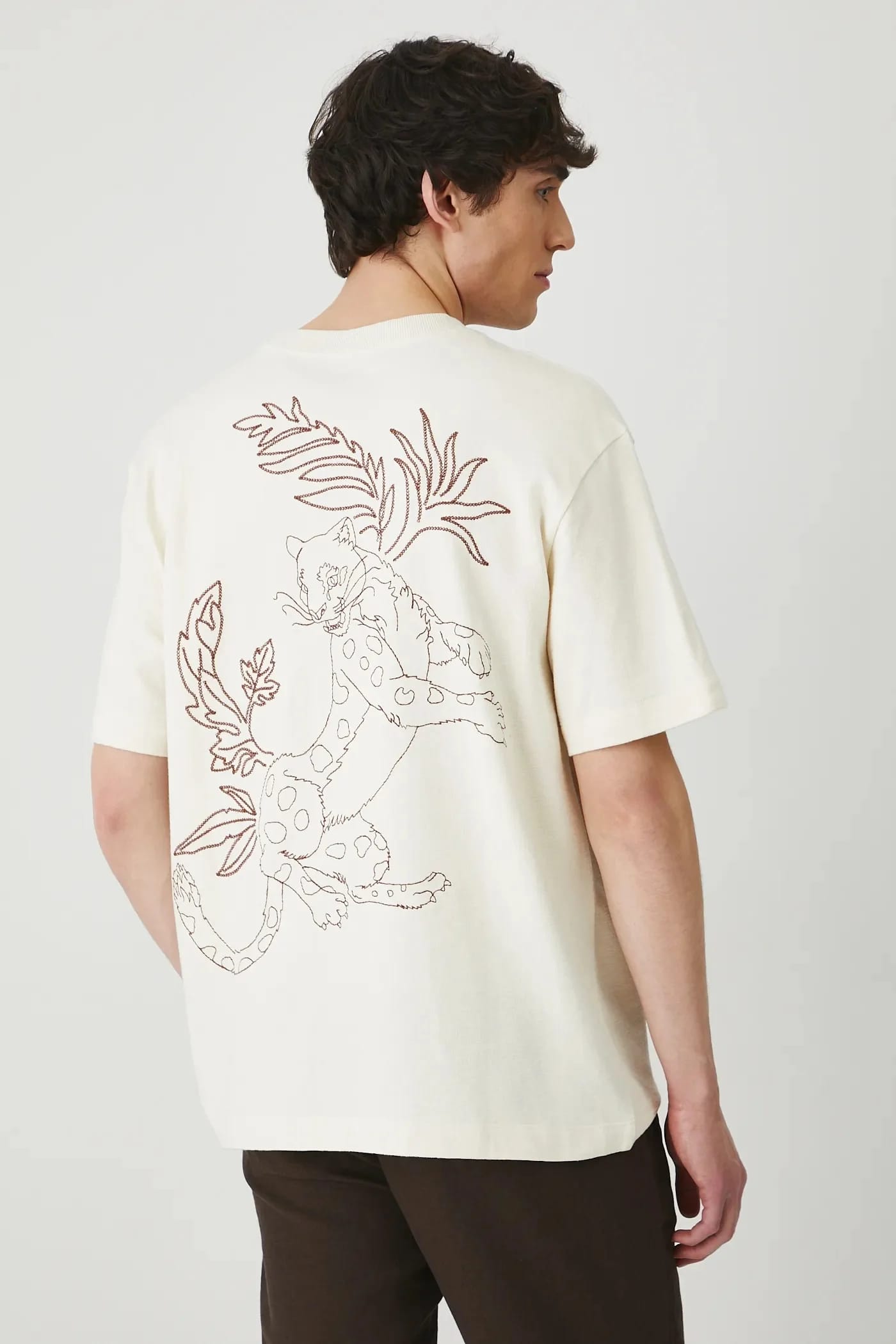 Хлопковая футболка бежевая для мужчин - фото 3