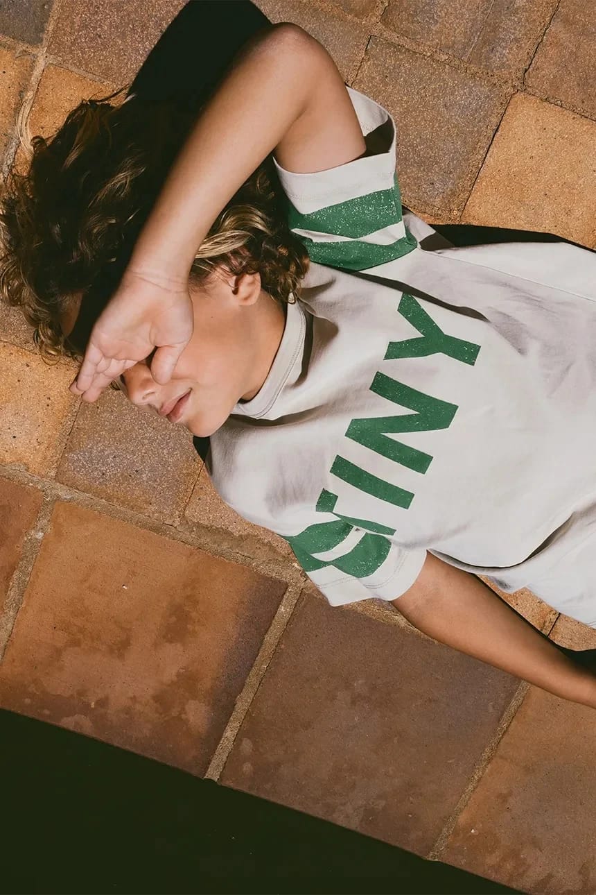 Детская хлопковая футболка STRIPES LOGO TEE бежевая для мальчиков