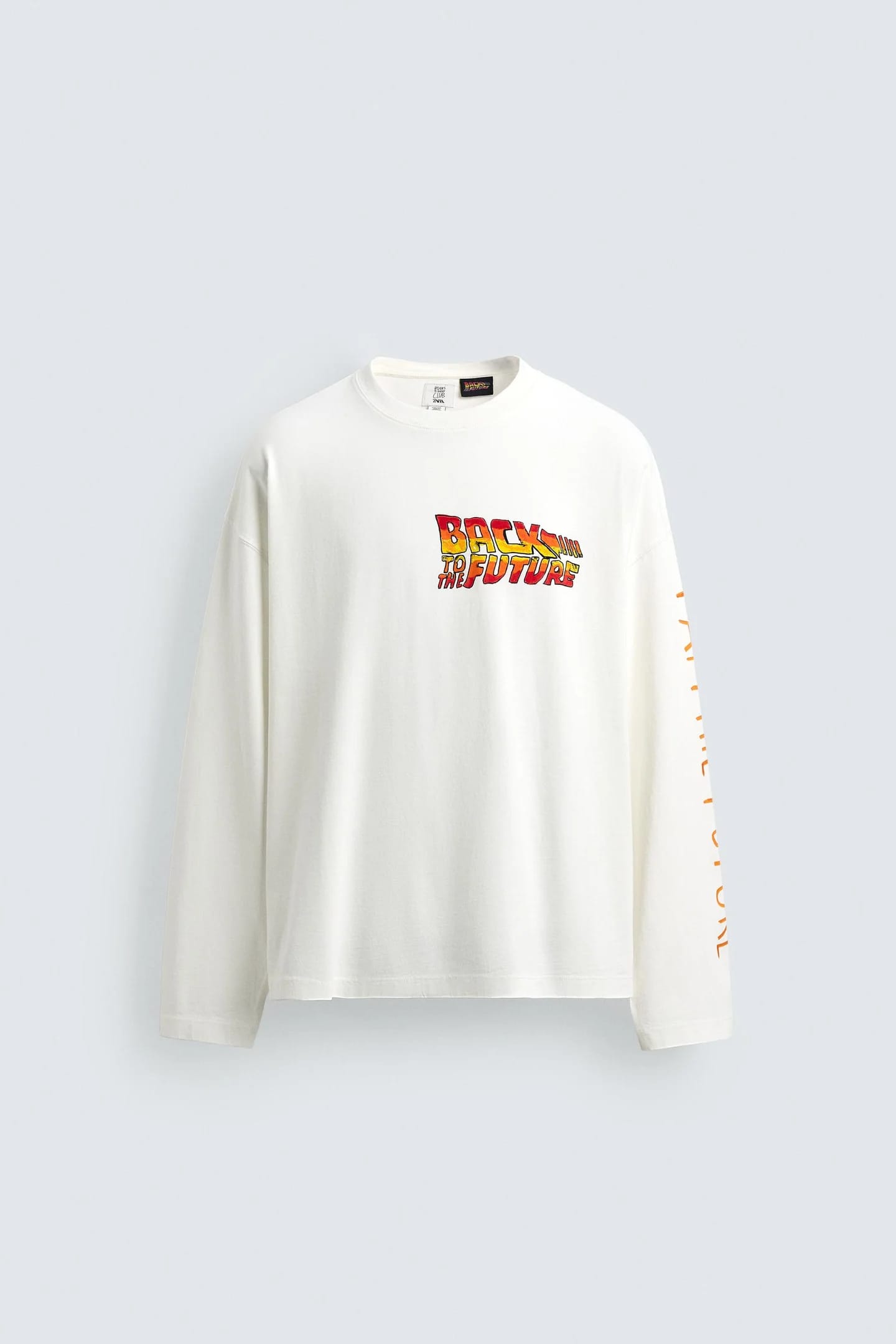 ФУТБОЛКА С ИЛЛЮСТРАЦИЯМИ НАЗАД В БУДУЩЕЕ© UCS LLC И AMBLIN X ФУТБОЛКА DYLAN'S CLUB X Zara - фото 2