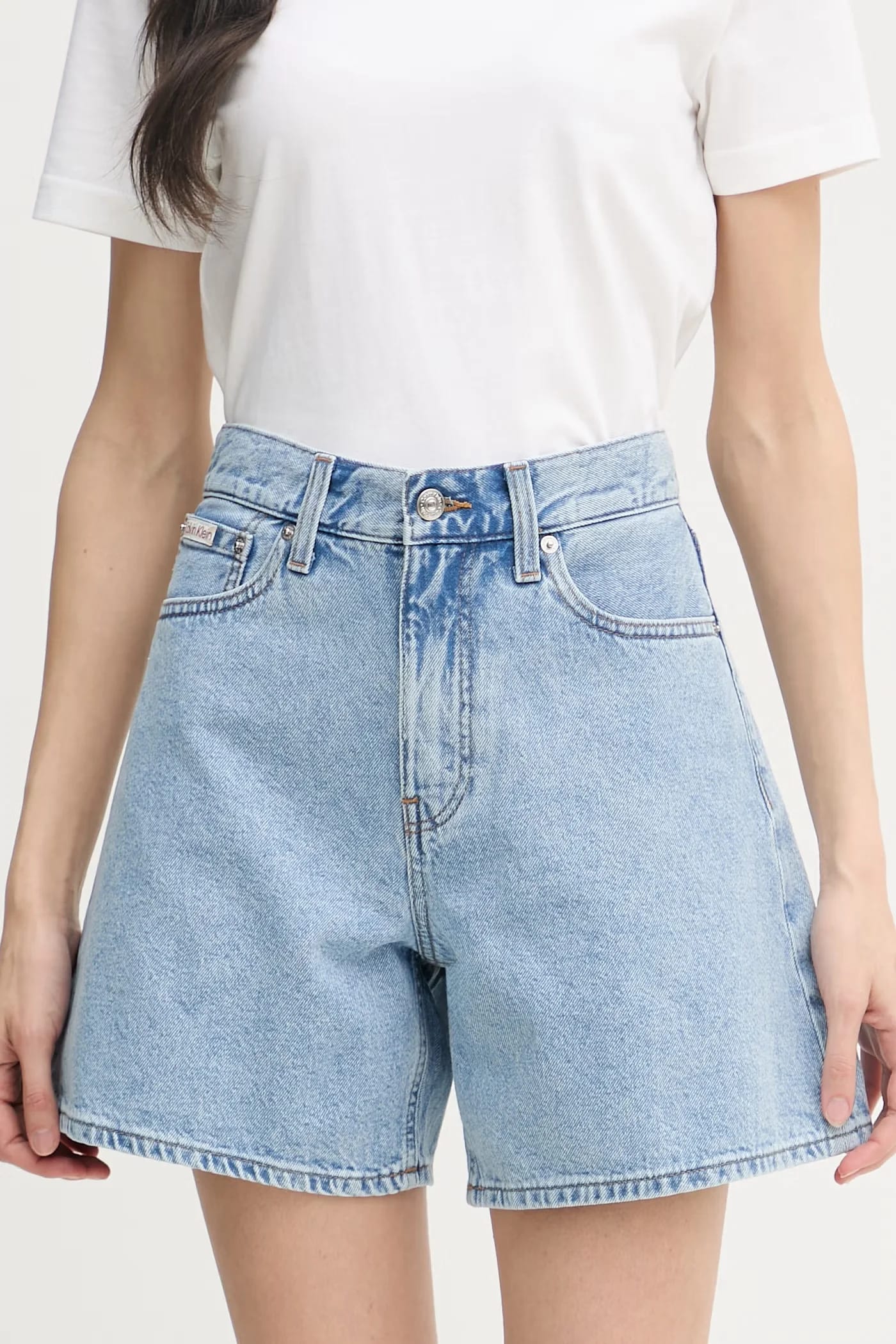 Женские джинсовые шорты