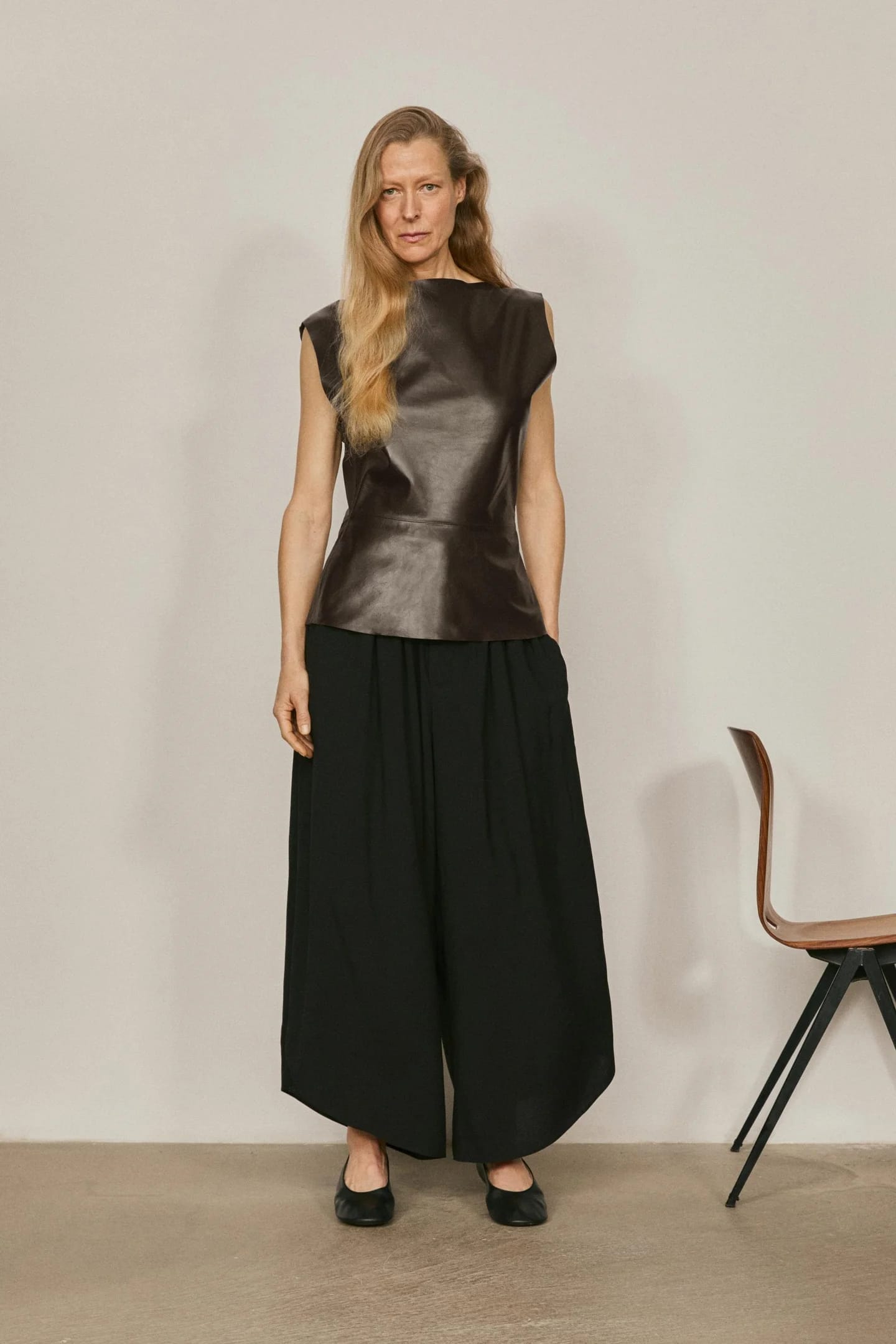 Топ с асимметричным вырезом из кожи наппа – ОГРАНИЧЕННАЯ ВЫПУСК - фото 6