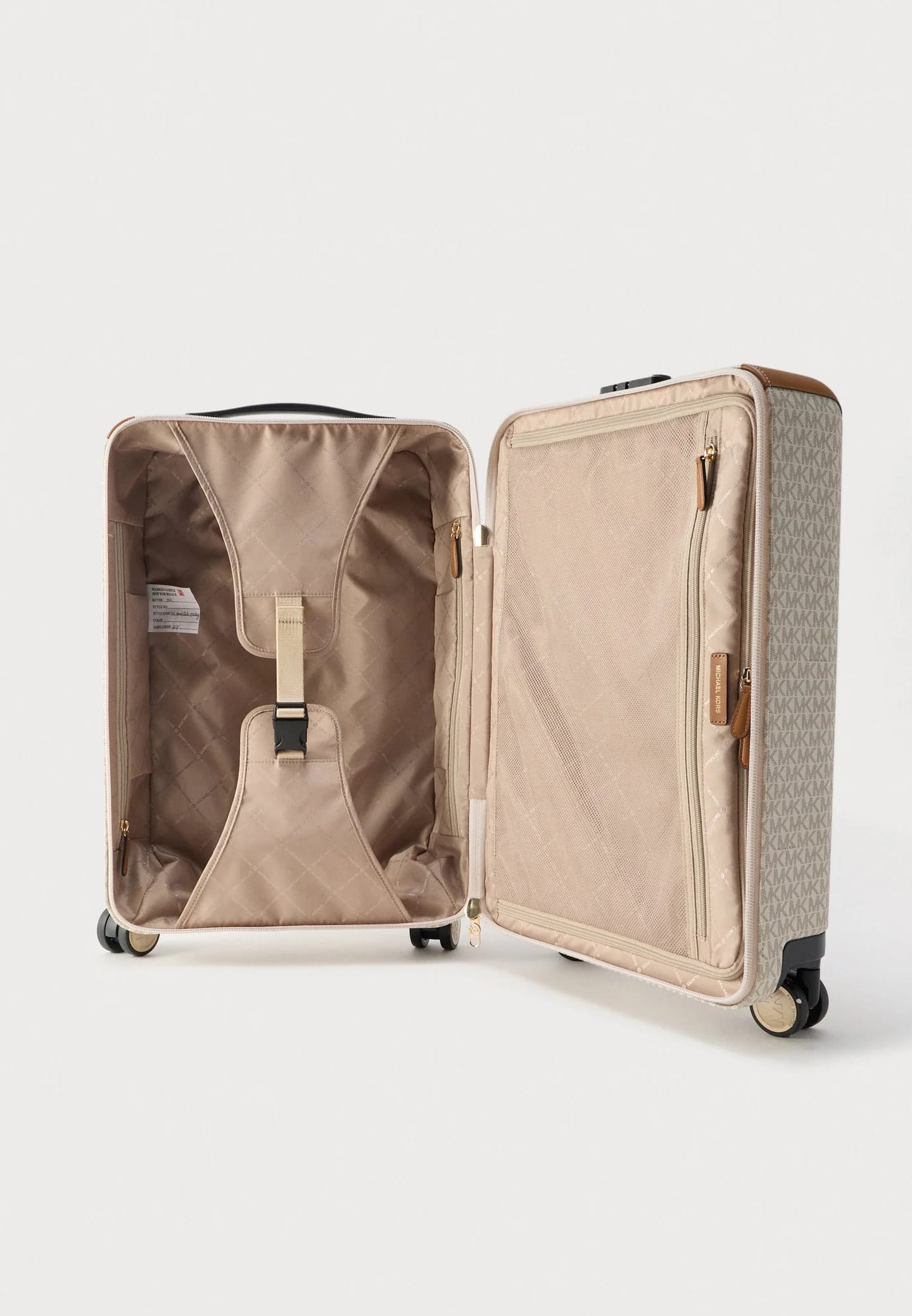 Чемодан на колесах - фото 4