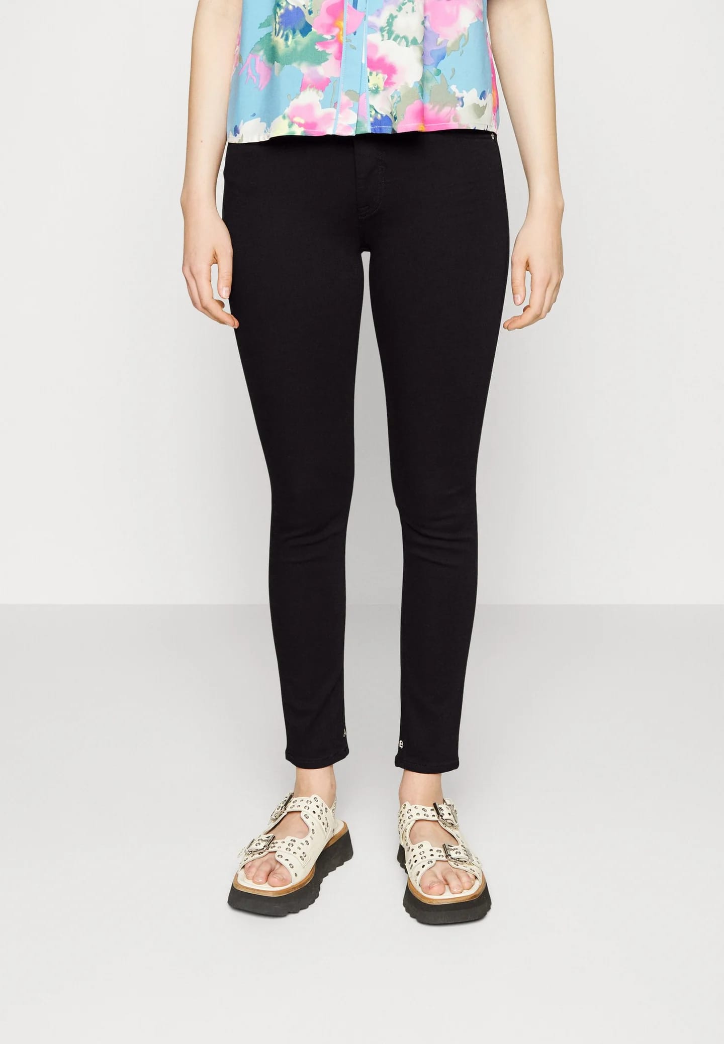 SEASONAL ESSENTIALS HAUT JEANS – Джинсы Skinny Fit