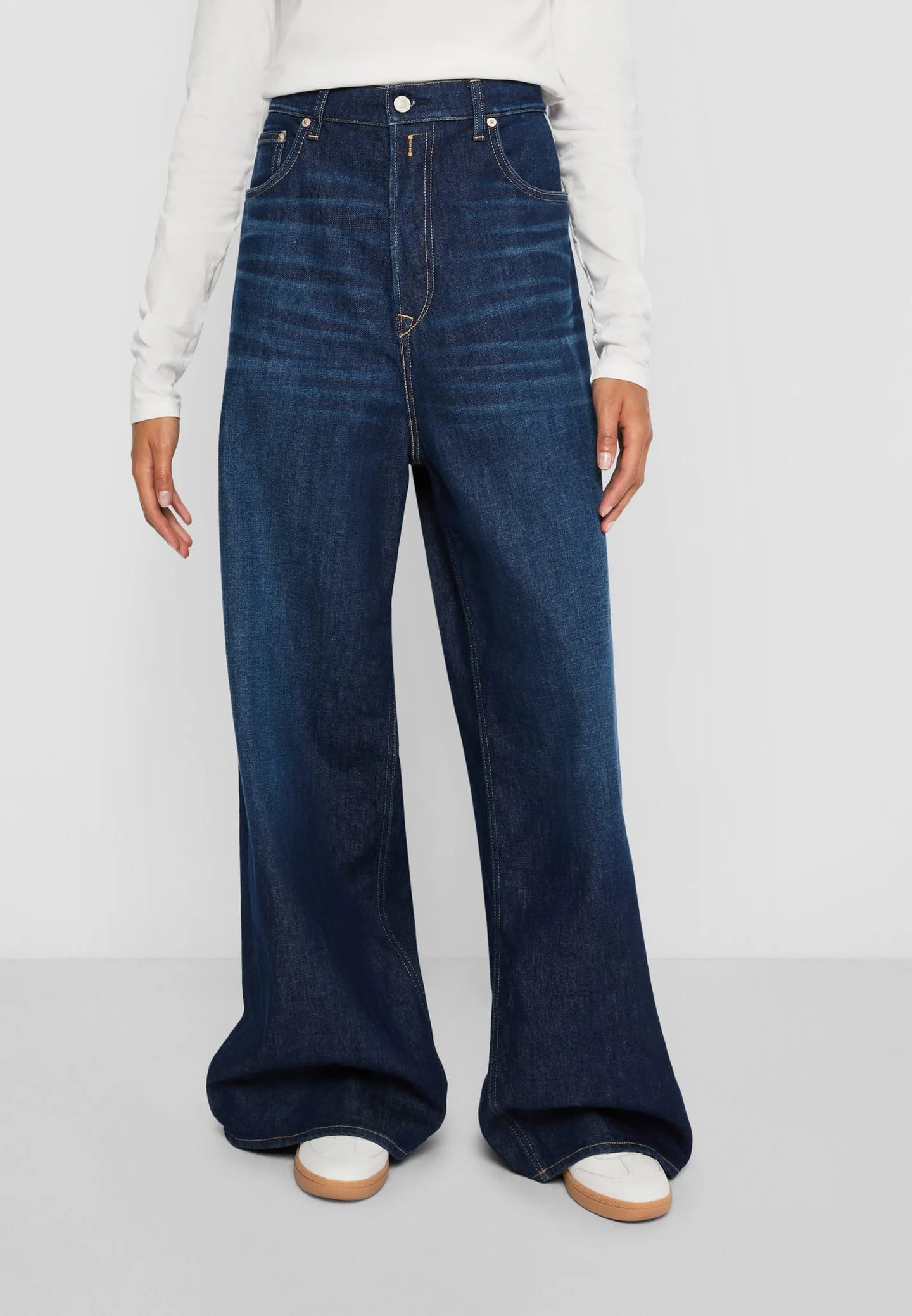 MARGOTT DARK TINTED INDIGO WASHED DENIM - Широкие штанины - фото 3