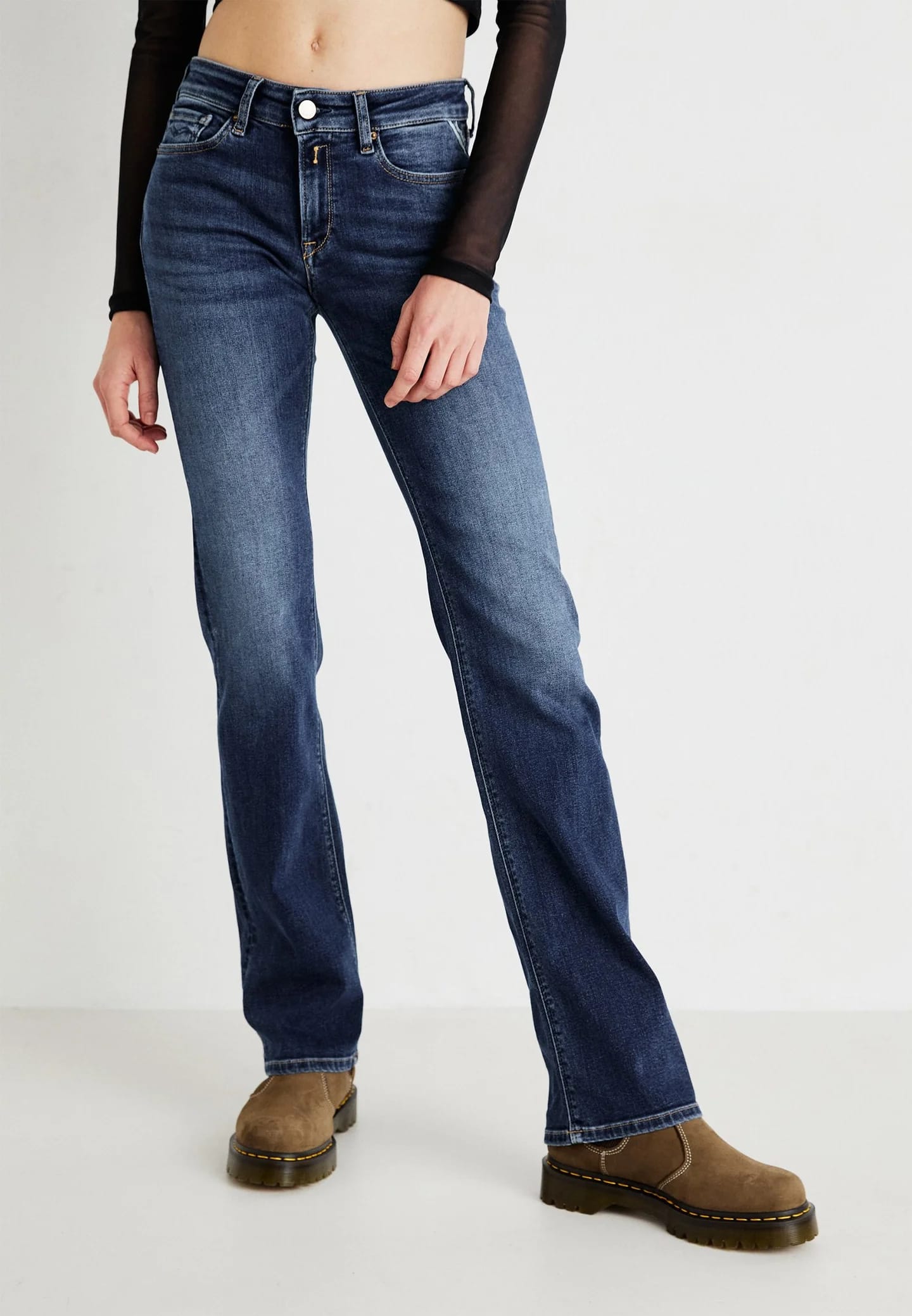 Джинсы Bootcut