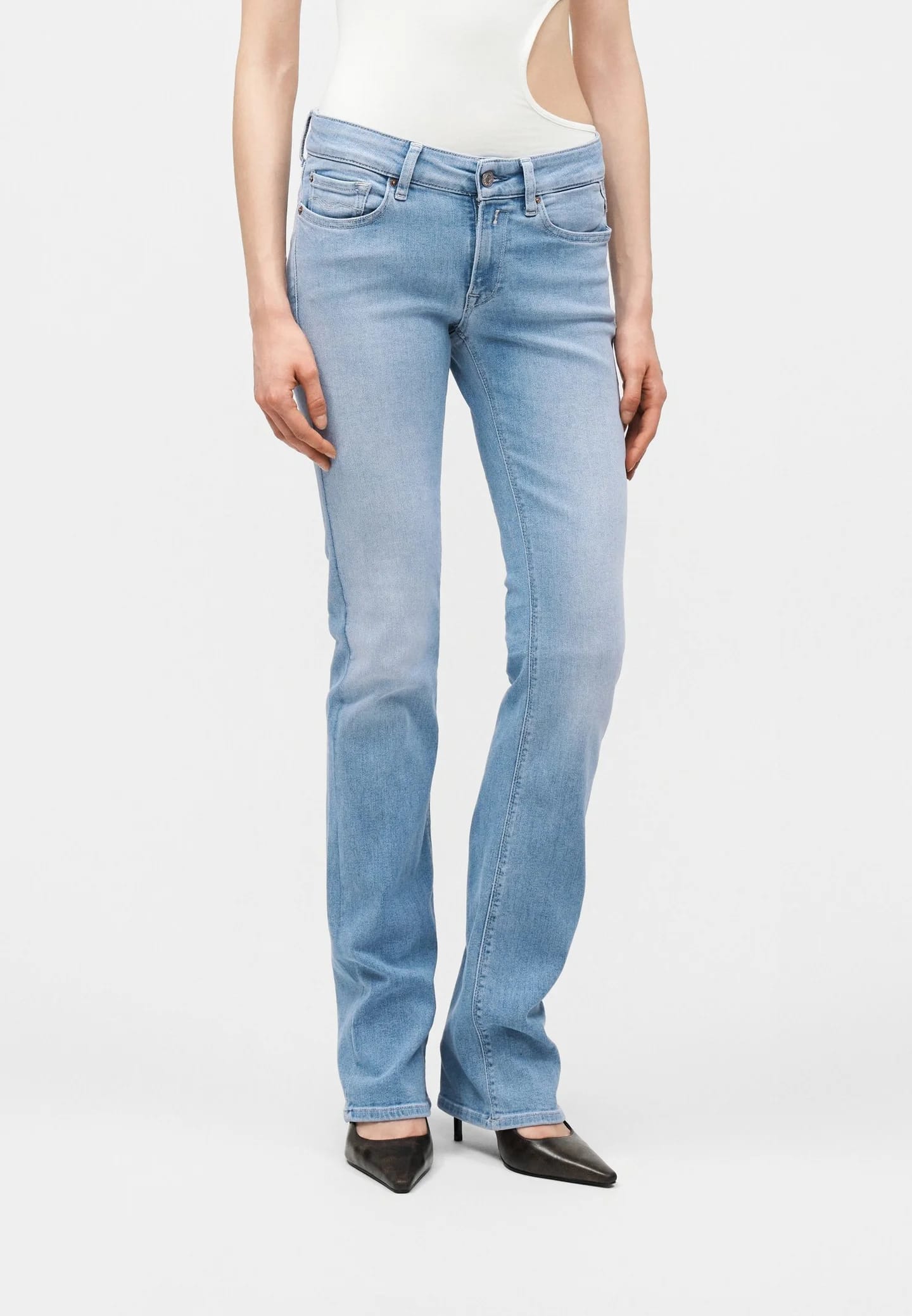 Джинсы Bootcut