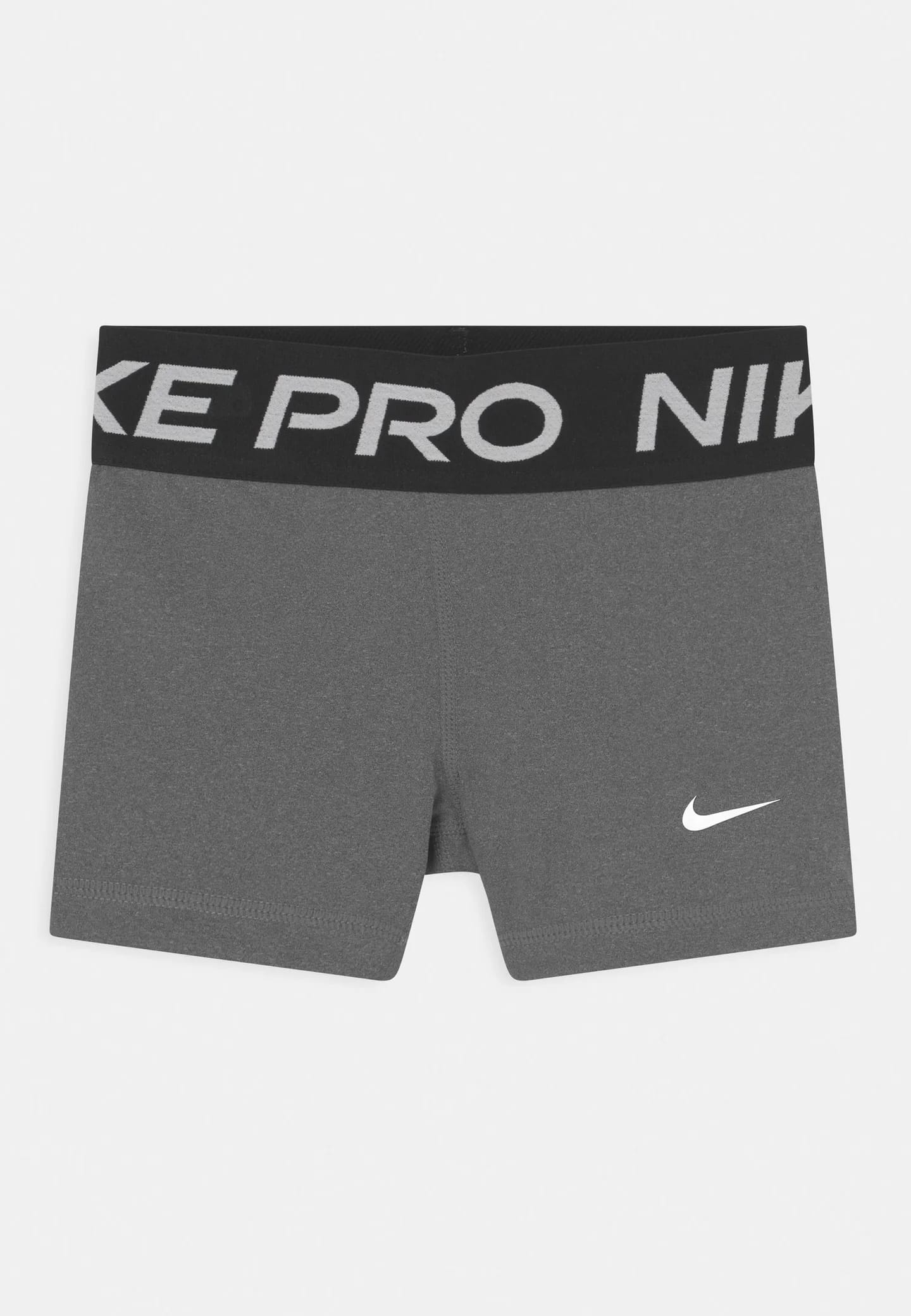 Спортивные шорты