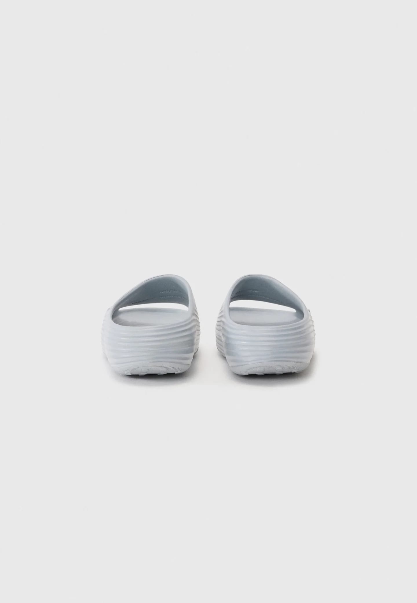 REJUVEN8 UNISEX – Шлепанцы на плоской подошве - фото 3
