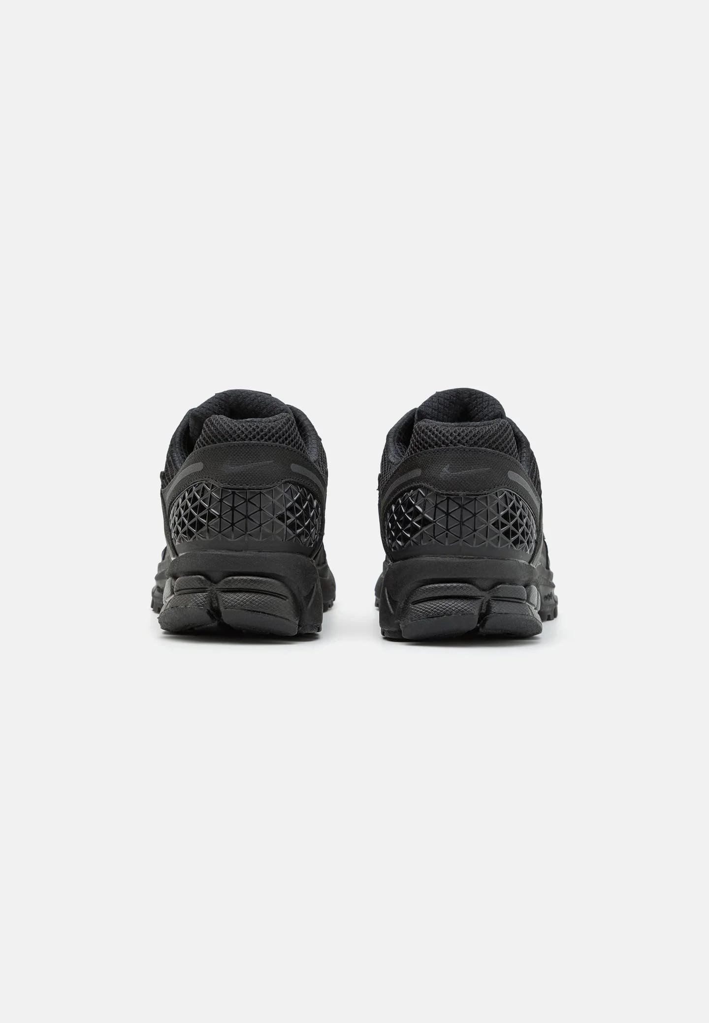 ZOOM VOMERO 5 UNISEX - Кроссовки низкие - фото 3