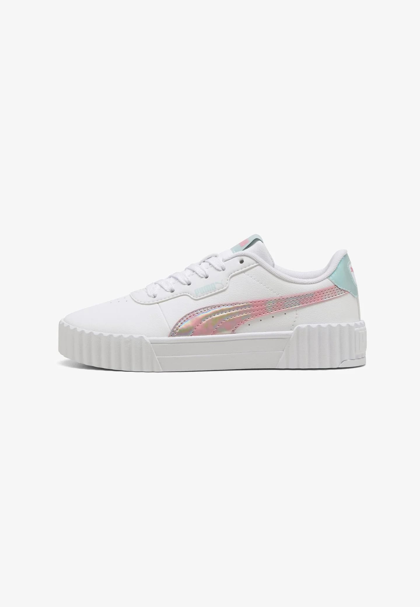 кроссовки на шнуровке