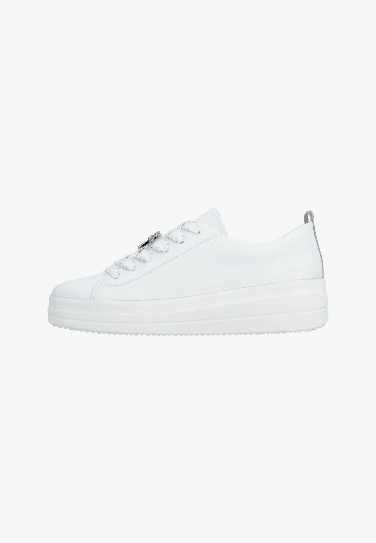 кроссовки на шнуровке
