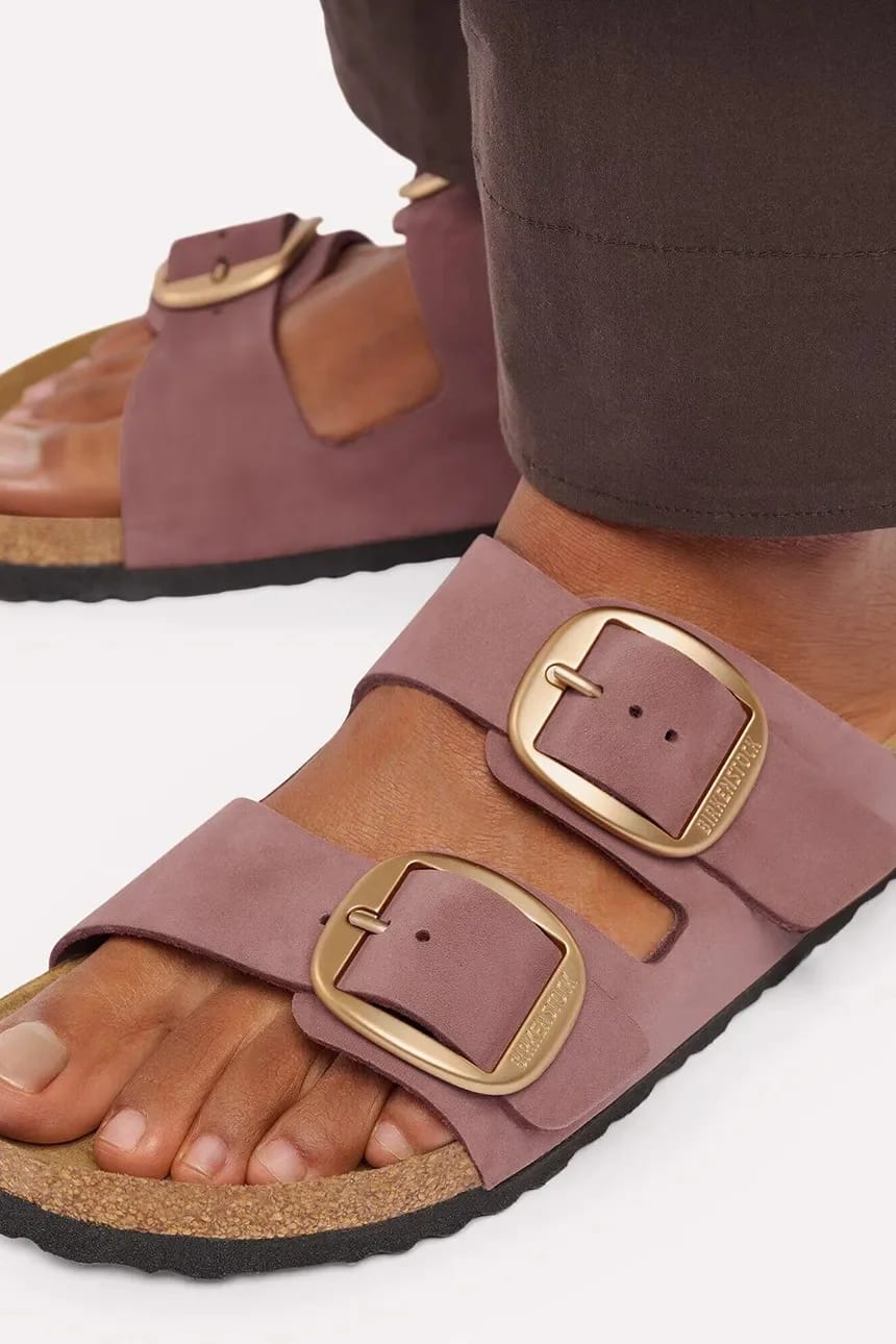 Женские тапочки из нубука Arizona Big Buckle Nubuck Leather - фото 7