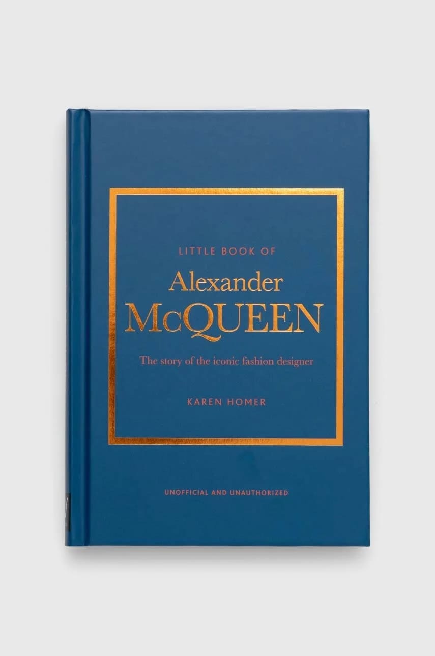 Маленькая книга Alexander McQueen Карен Гомер - фото 1