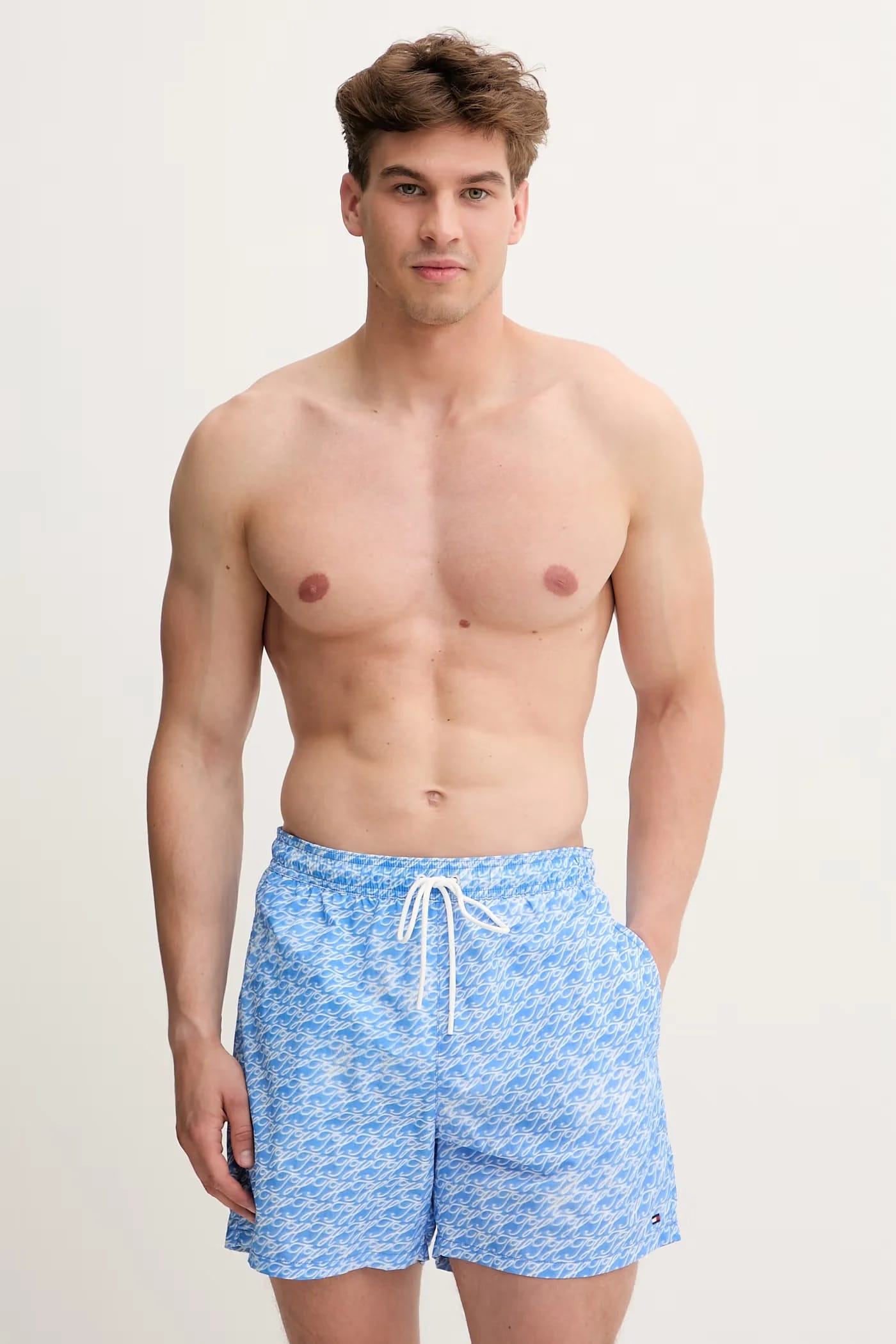 Tommy Hilfiger - фото 1