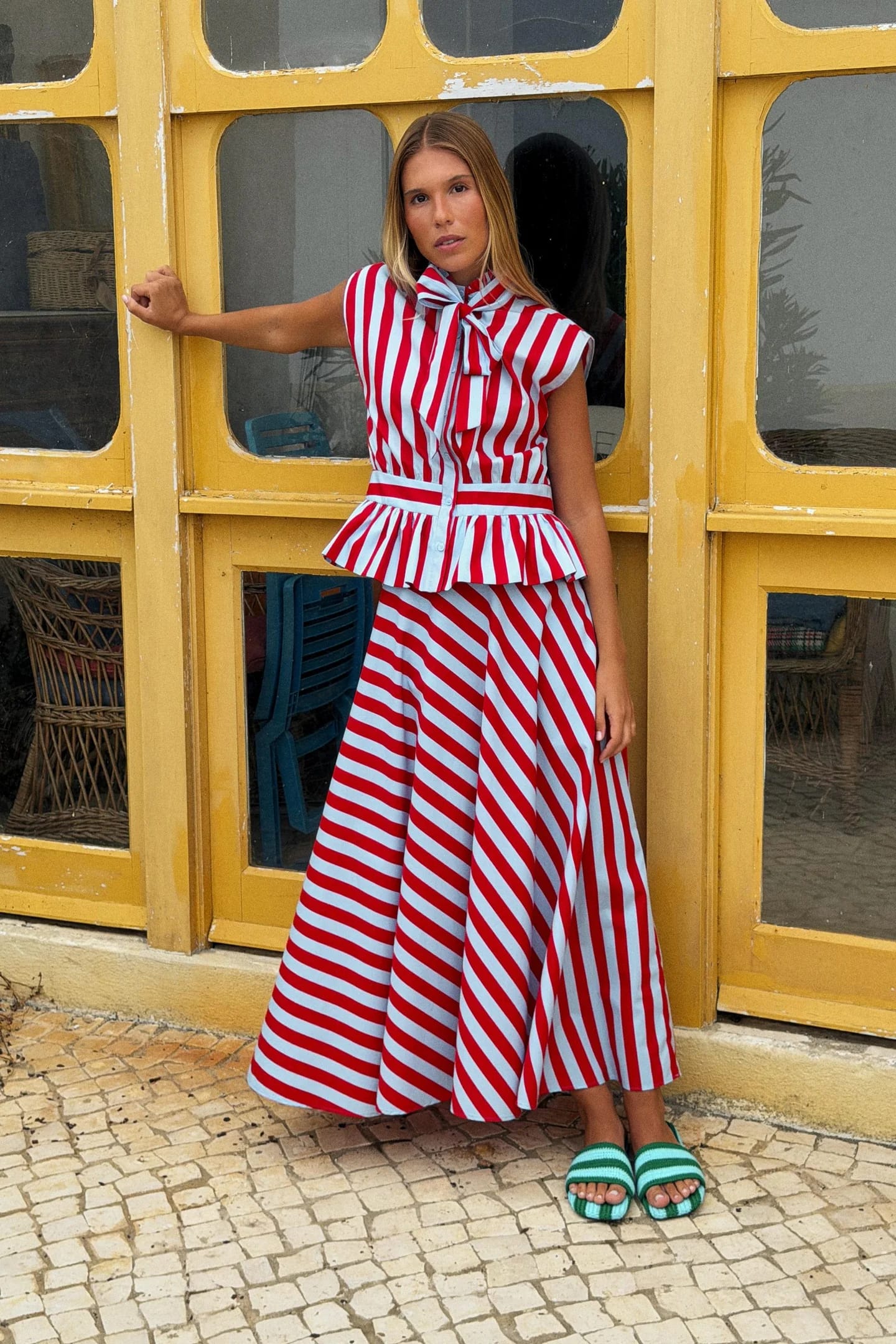 САНДАЛИИ НА ПЛОСКОЙ ПЛОСКОЙ ПЛОСКОСТИ, СВЯЗАННЫЕ КРЮЧКОМ